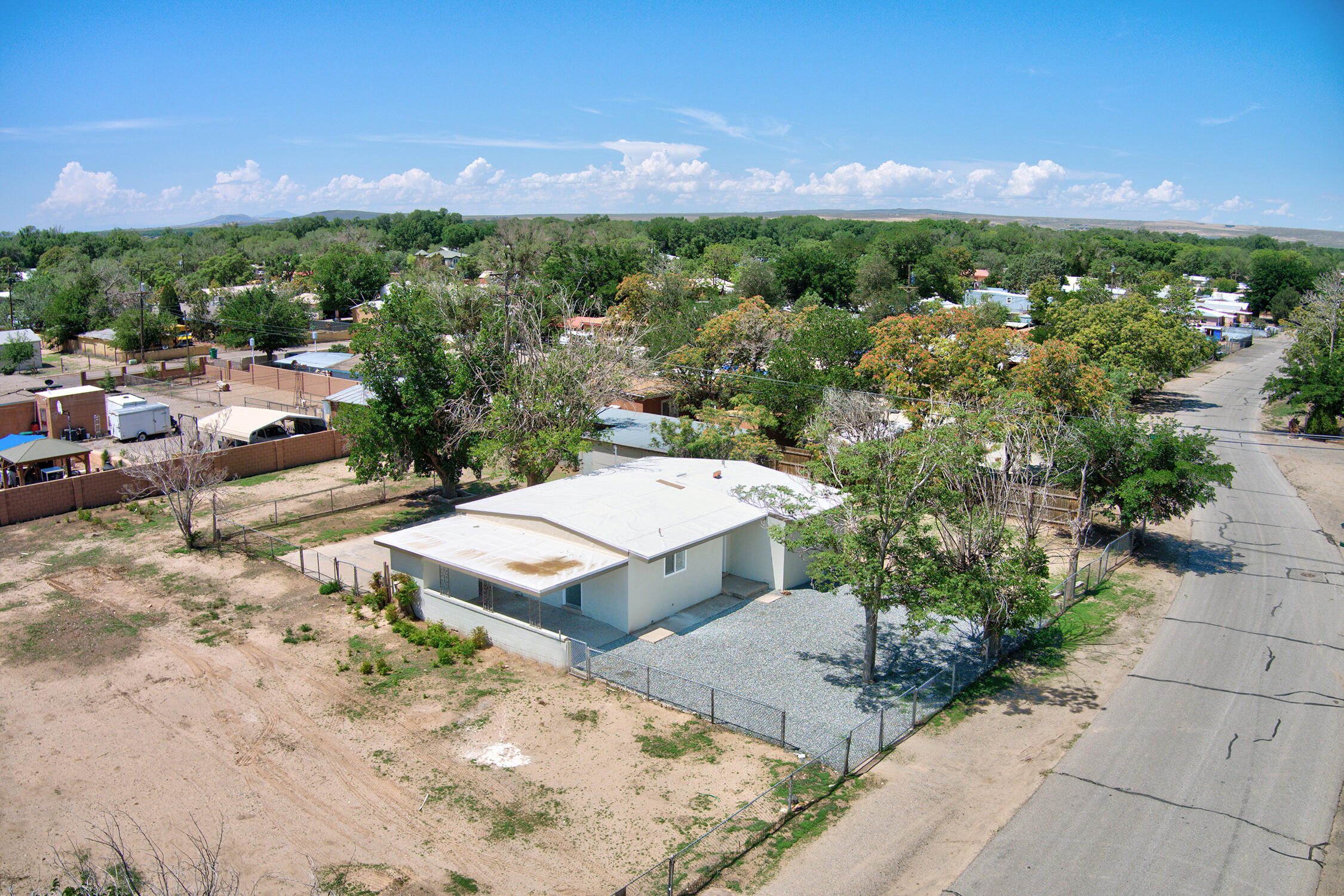 208 CAMINO SEIS SW
