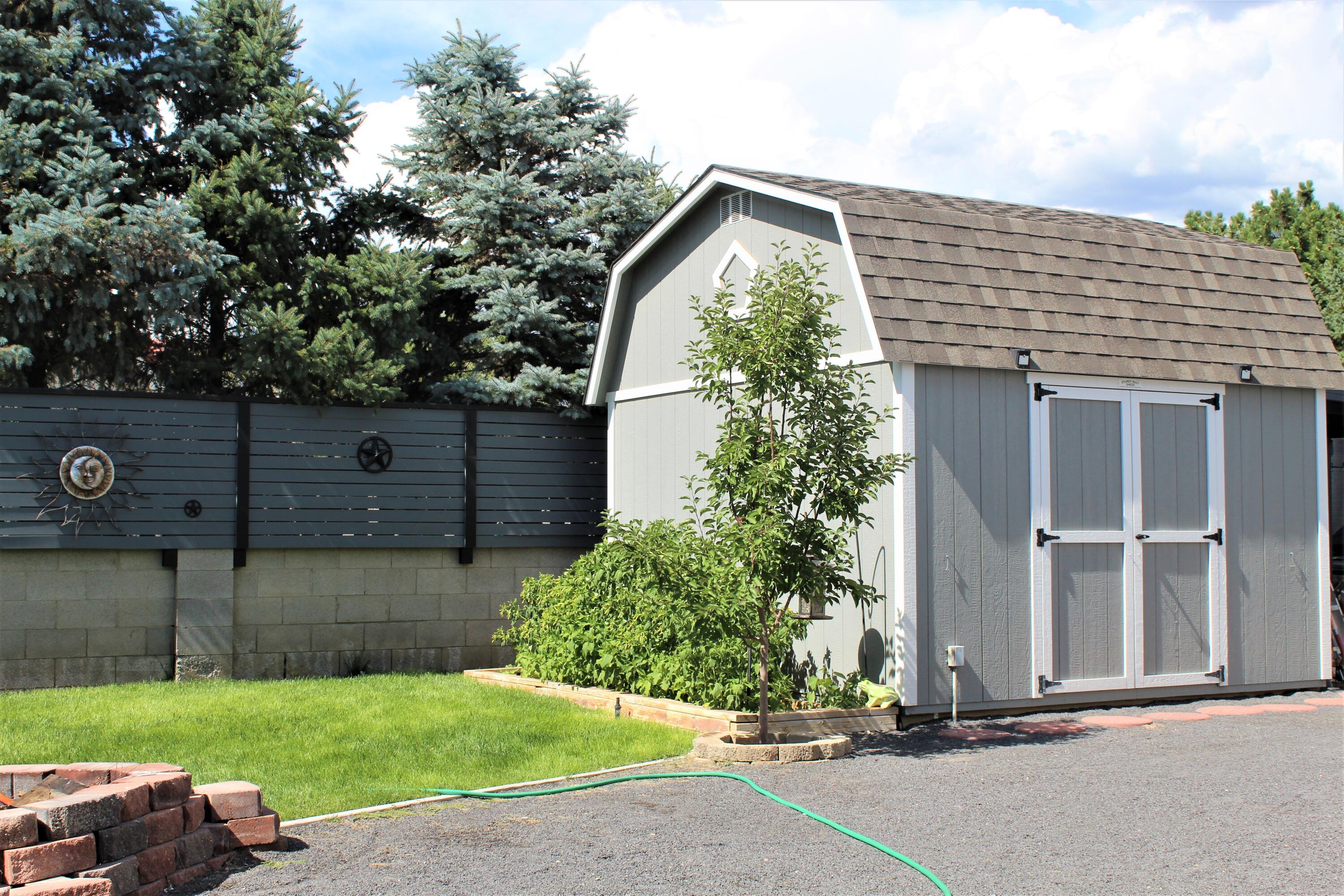 11709 Bucking Bronco Trail SE