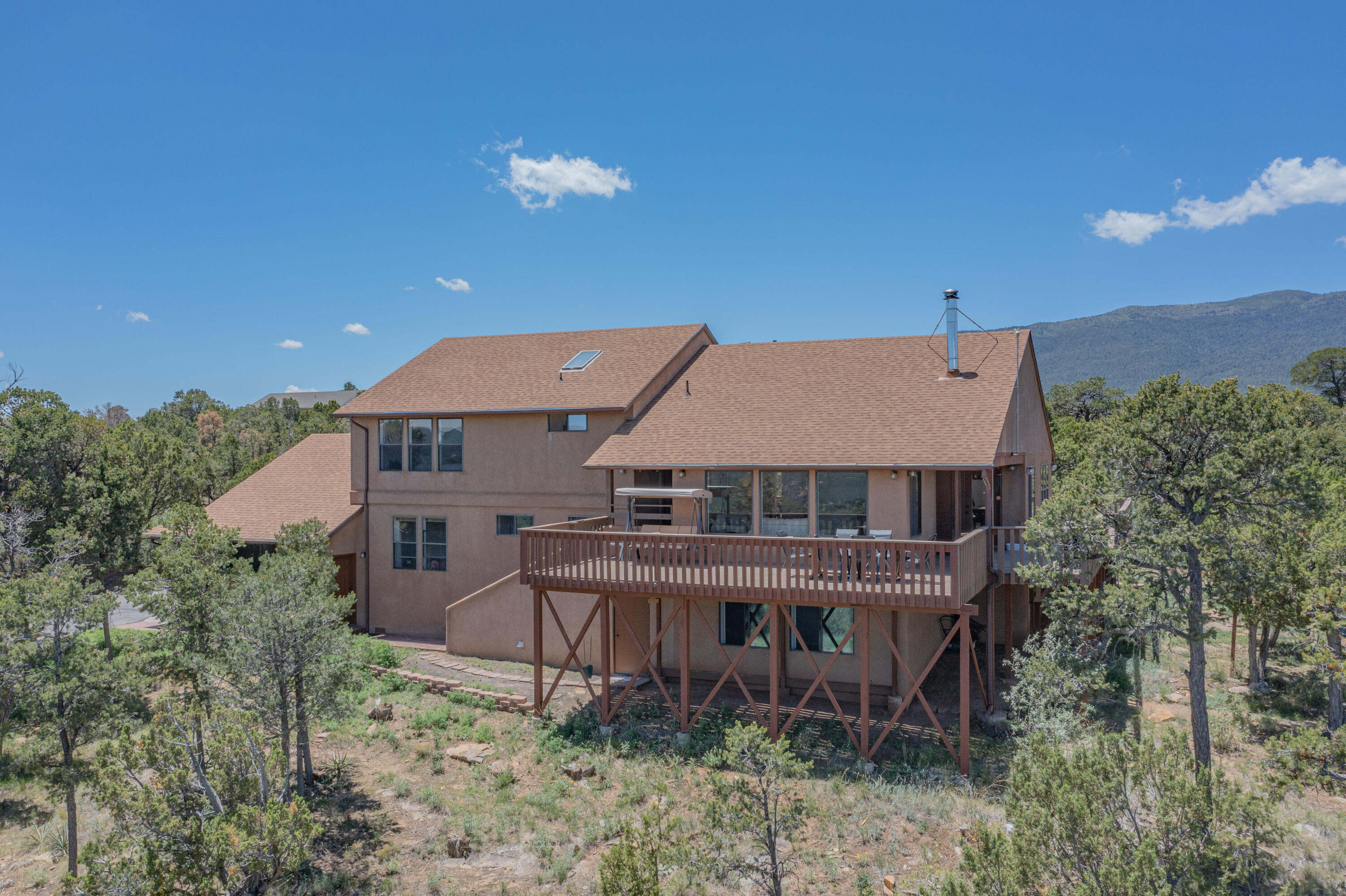 8 HIGH COUNTRY Drive