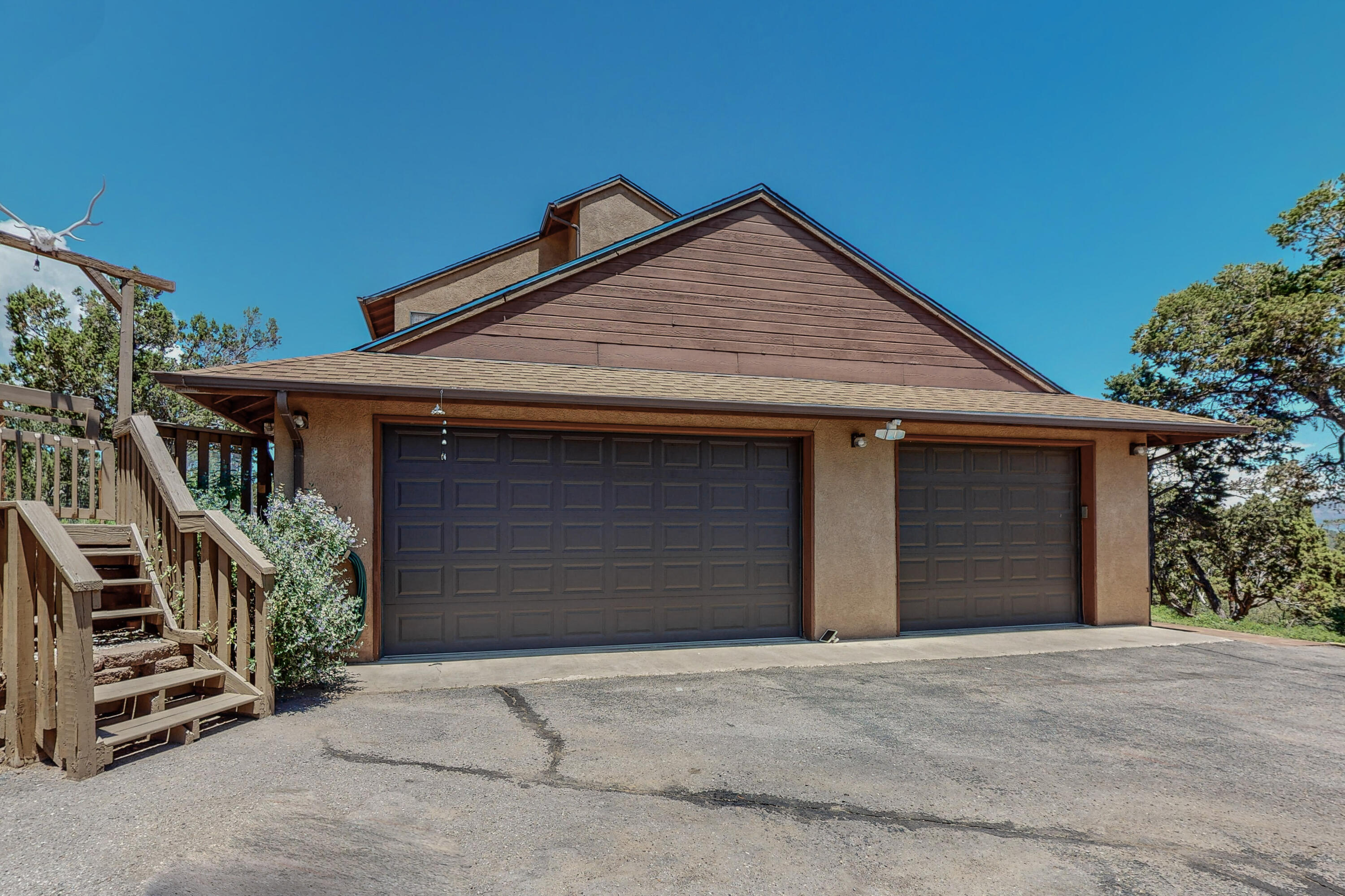 8 HIGH COUNTRY Drive