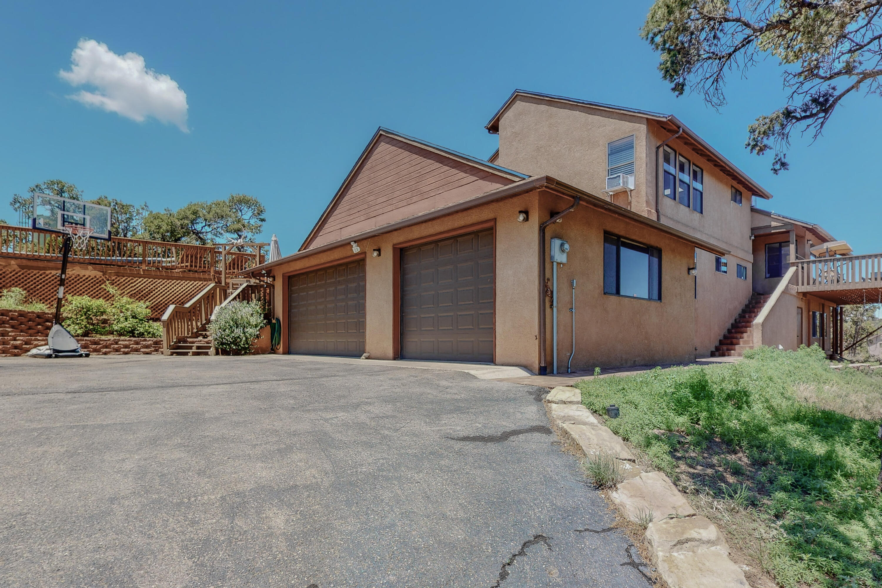 8 HIGH COUNTRY Drive