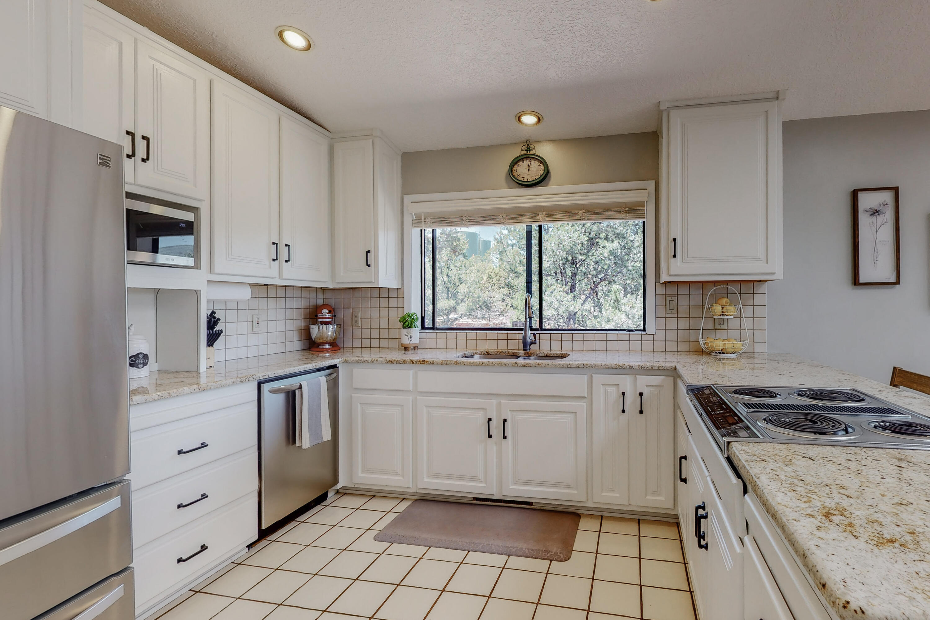 8 HIGH COUNTRY Drive