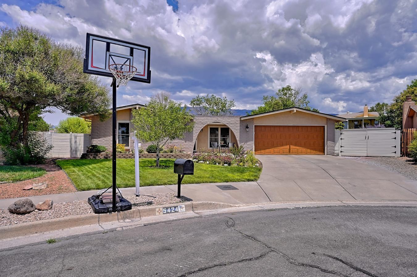5424 Noreen Drive NE