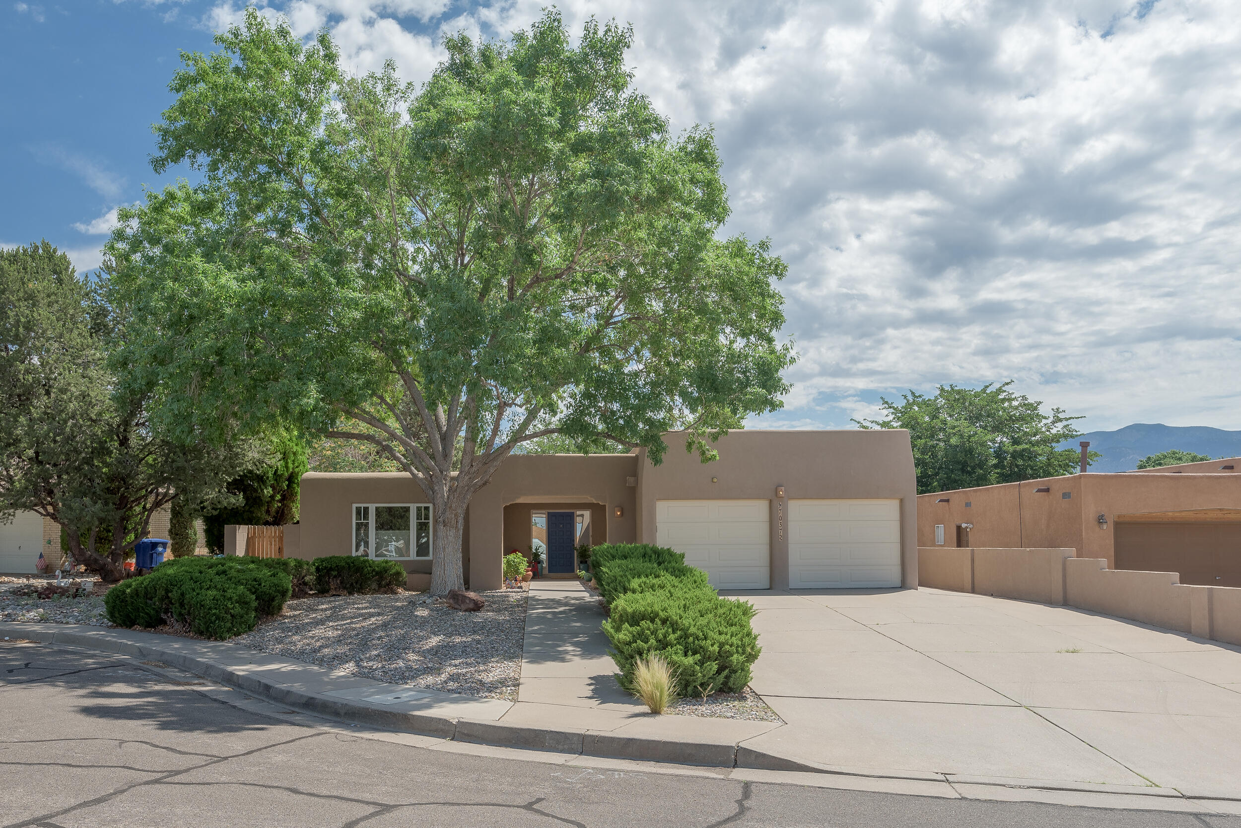 7037 PRAIRIE Court NE