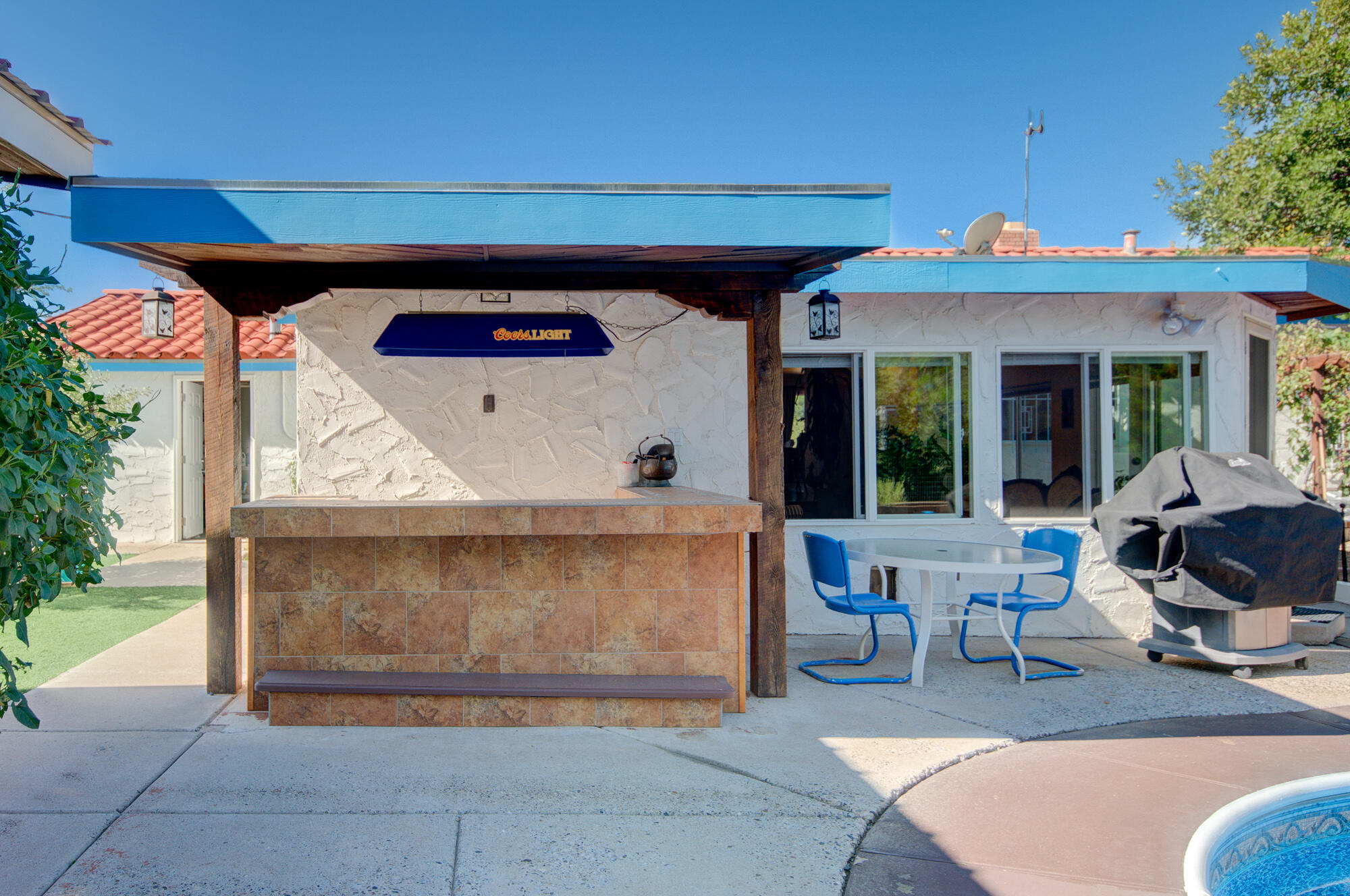 1719 Calle Los Vecinos NW