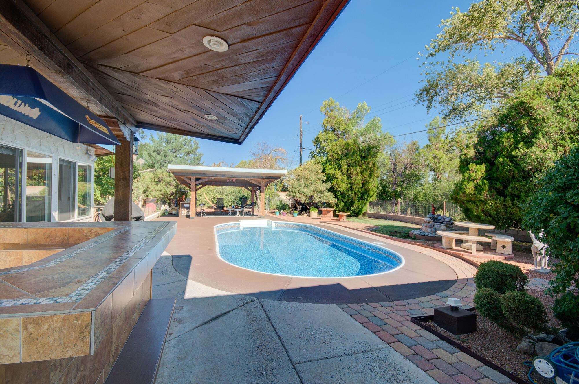 1719 Calle Los Vecinos NW
