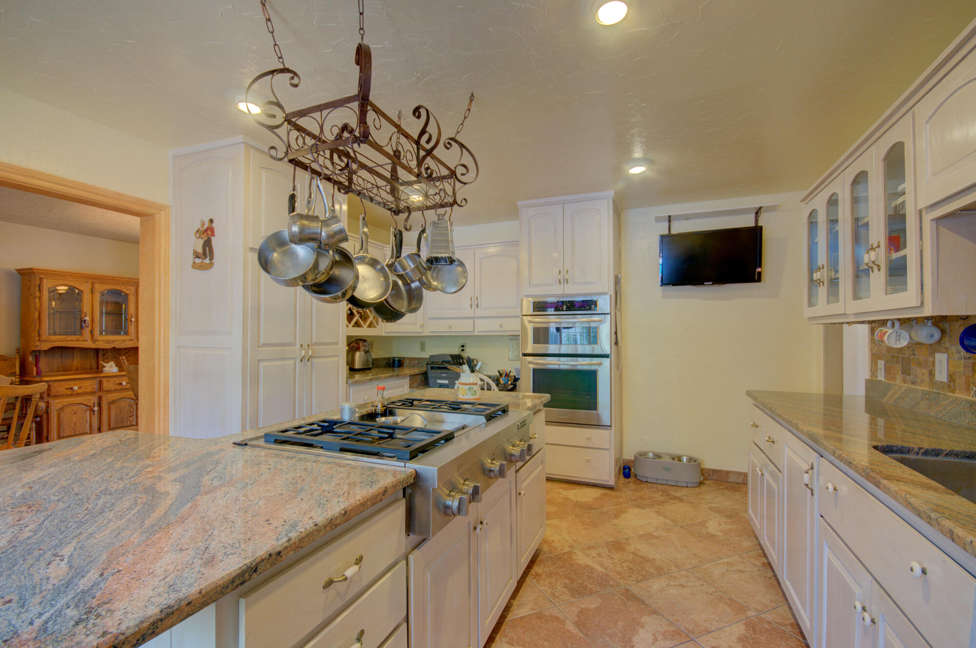 1719 Calle Los Vecinos NW