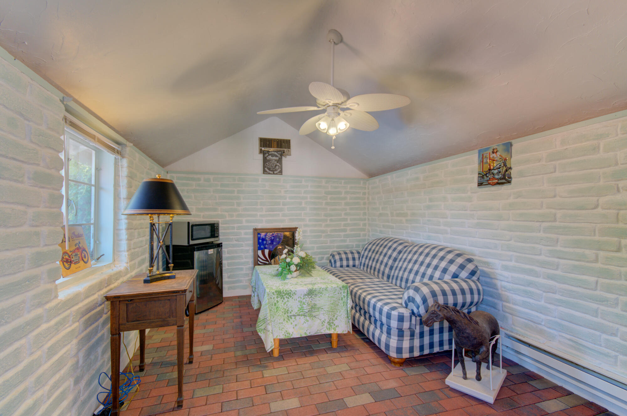 1719 Calle Los Vecinos NW