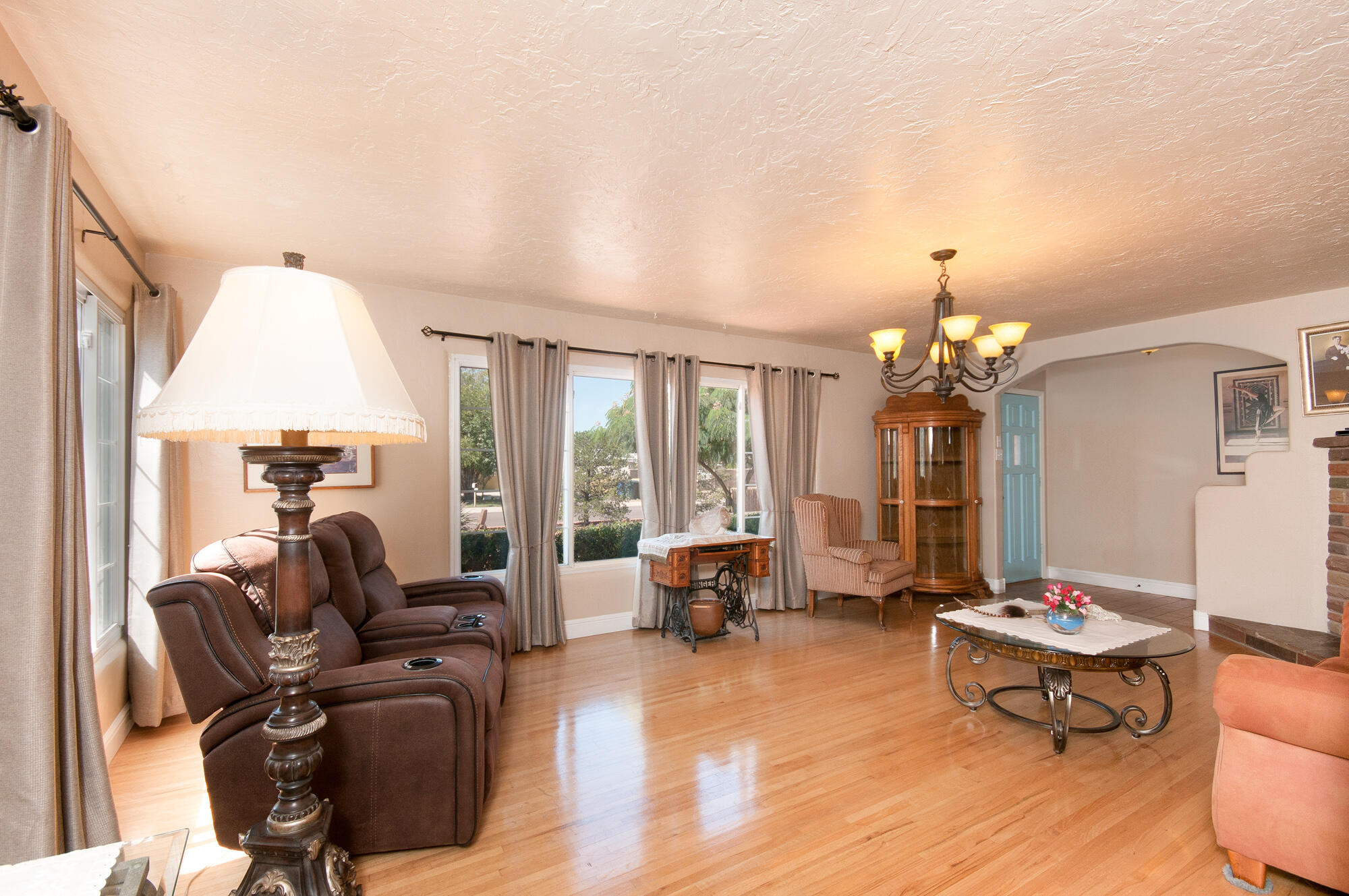 1719 Calle Los Vecinos NW