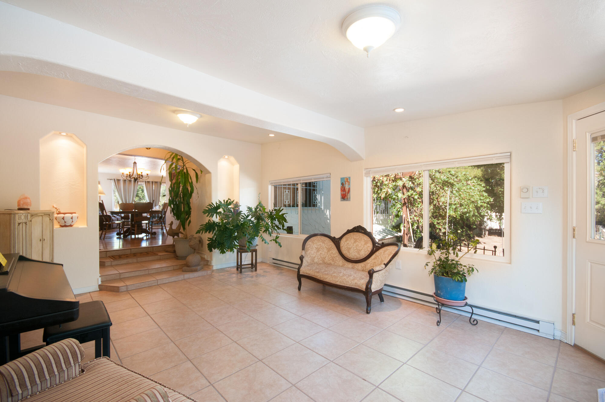 1719 Calle Los Vecinos NW