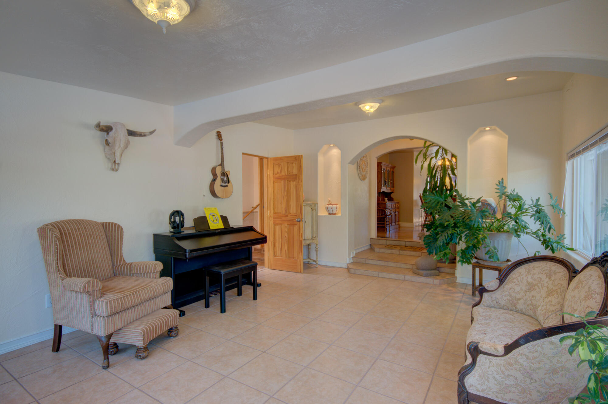 1719 Calle Los Vecinos NW