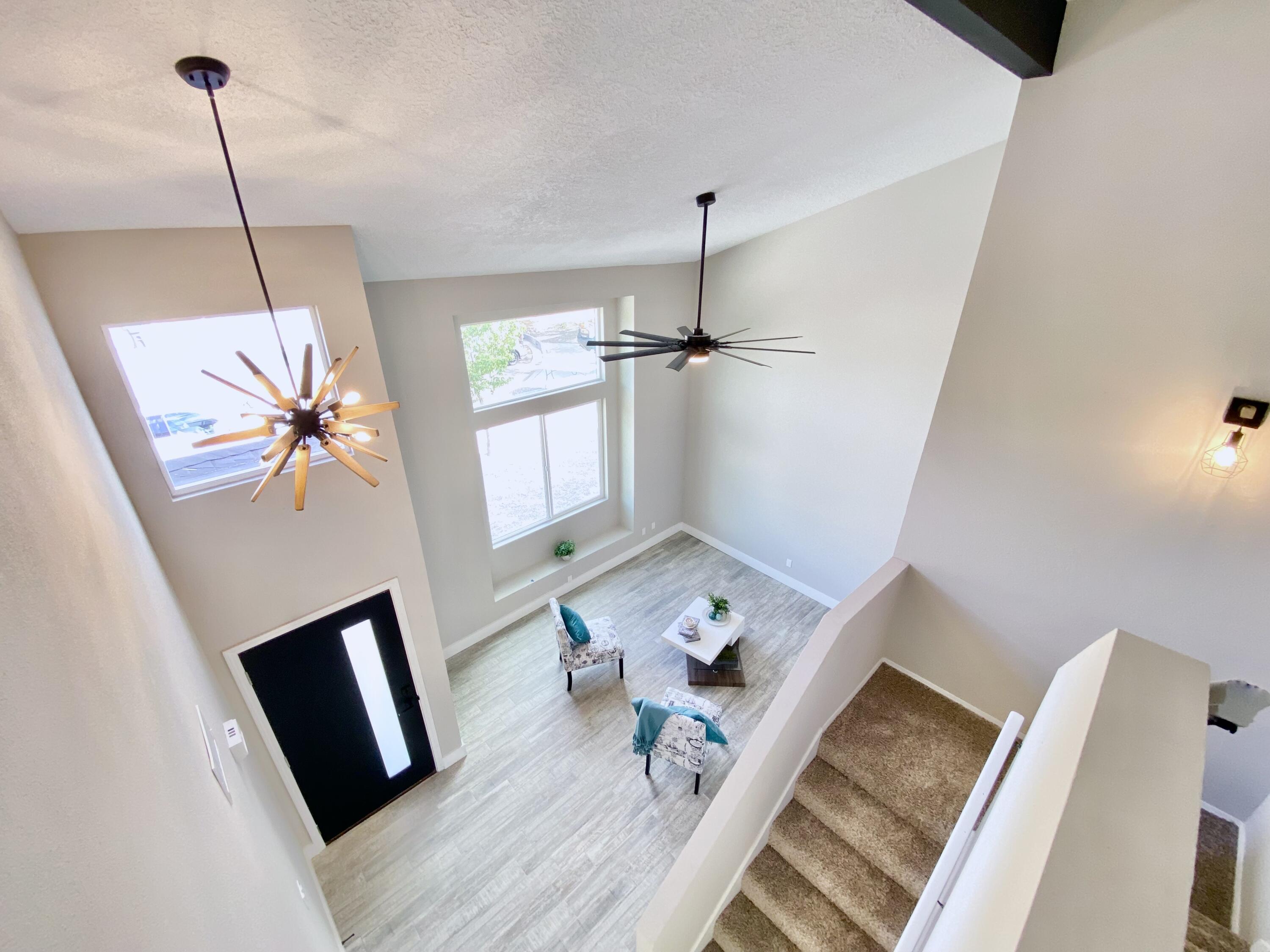 1909 Apple Court NE