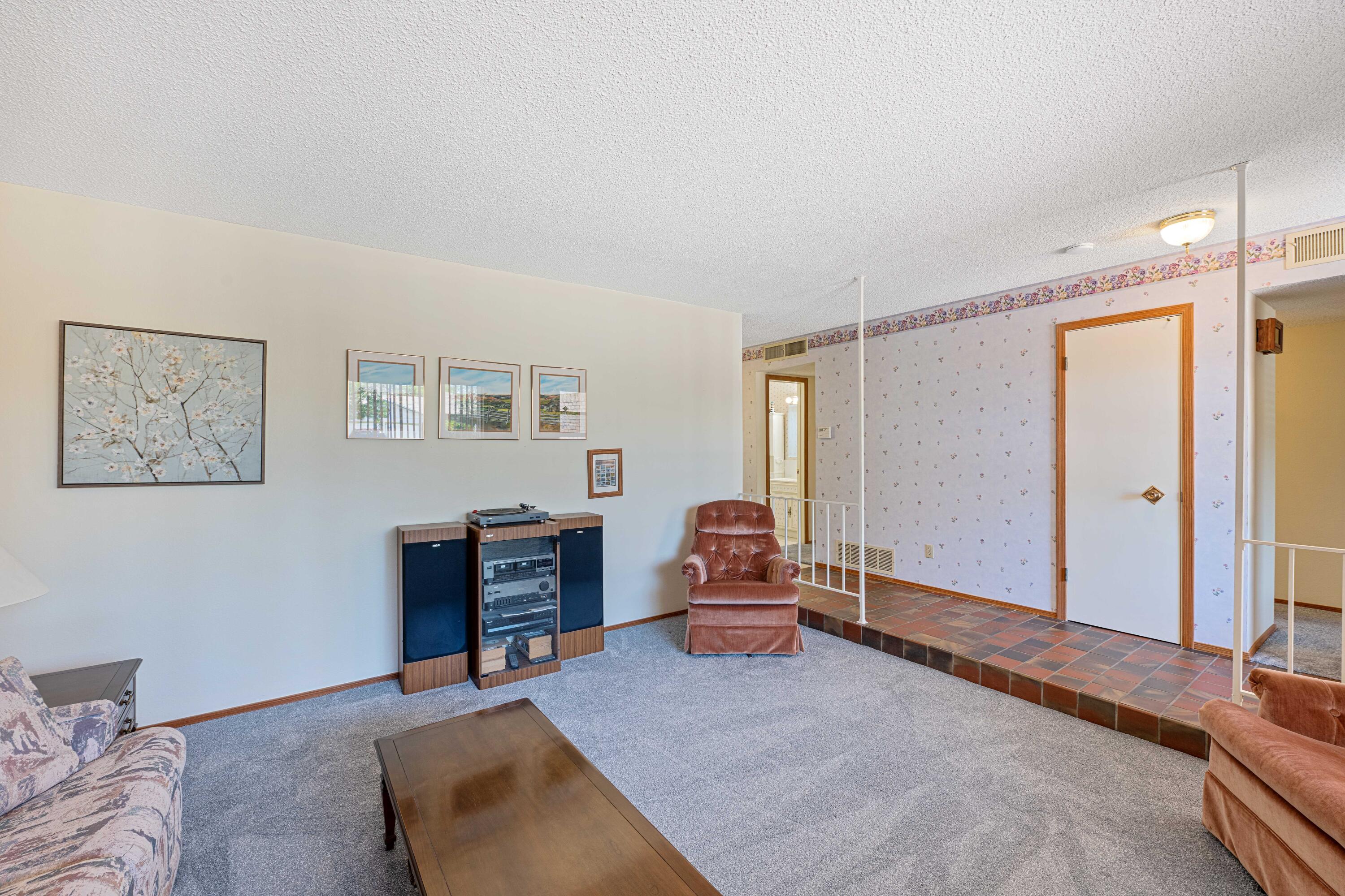 3400 BLACK HILLS Road NE