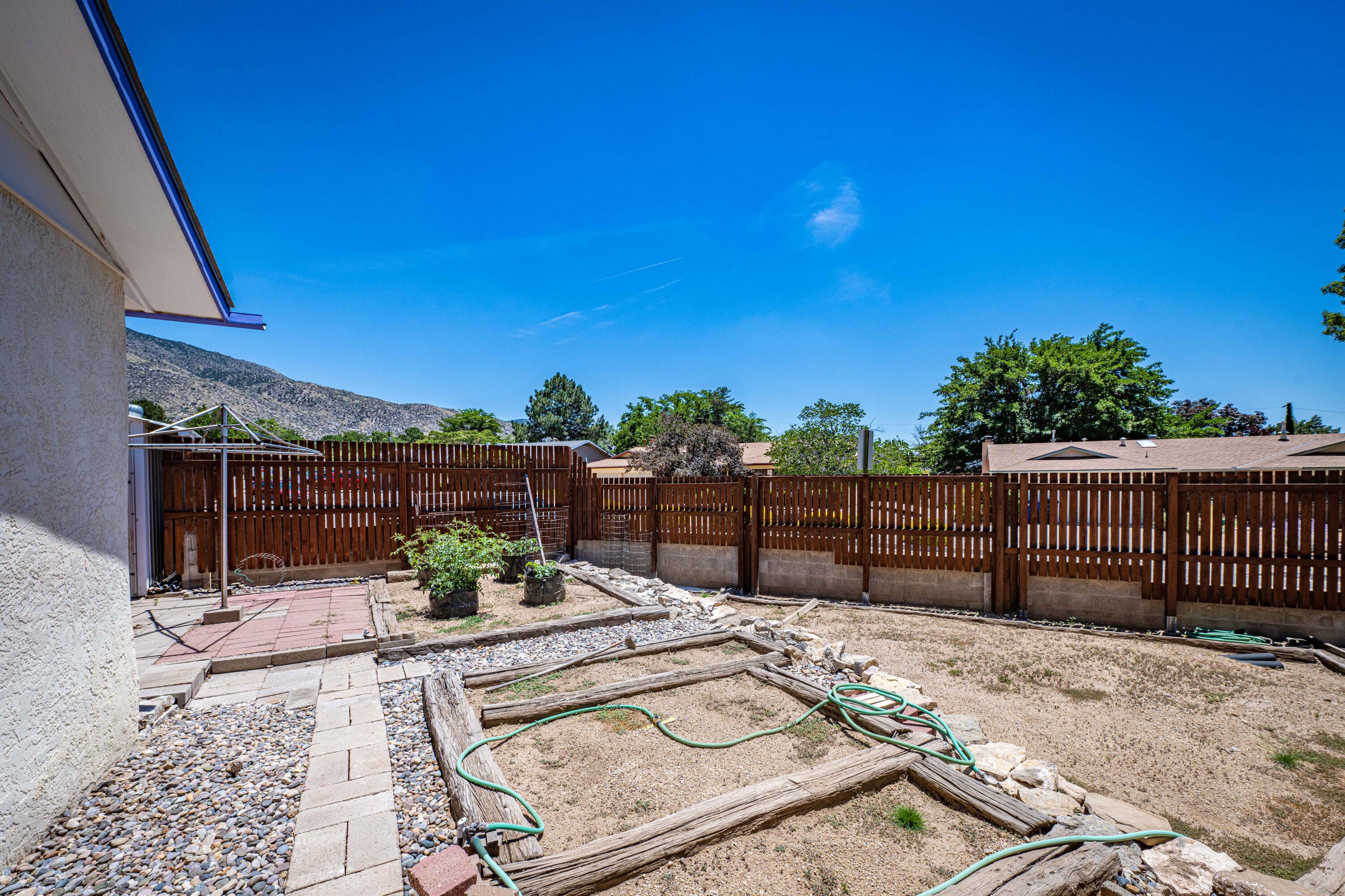 3400 BLACK HILLS Road NE