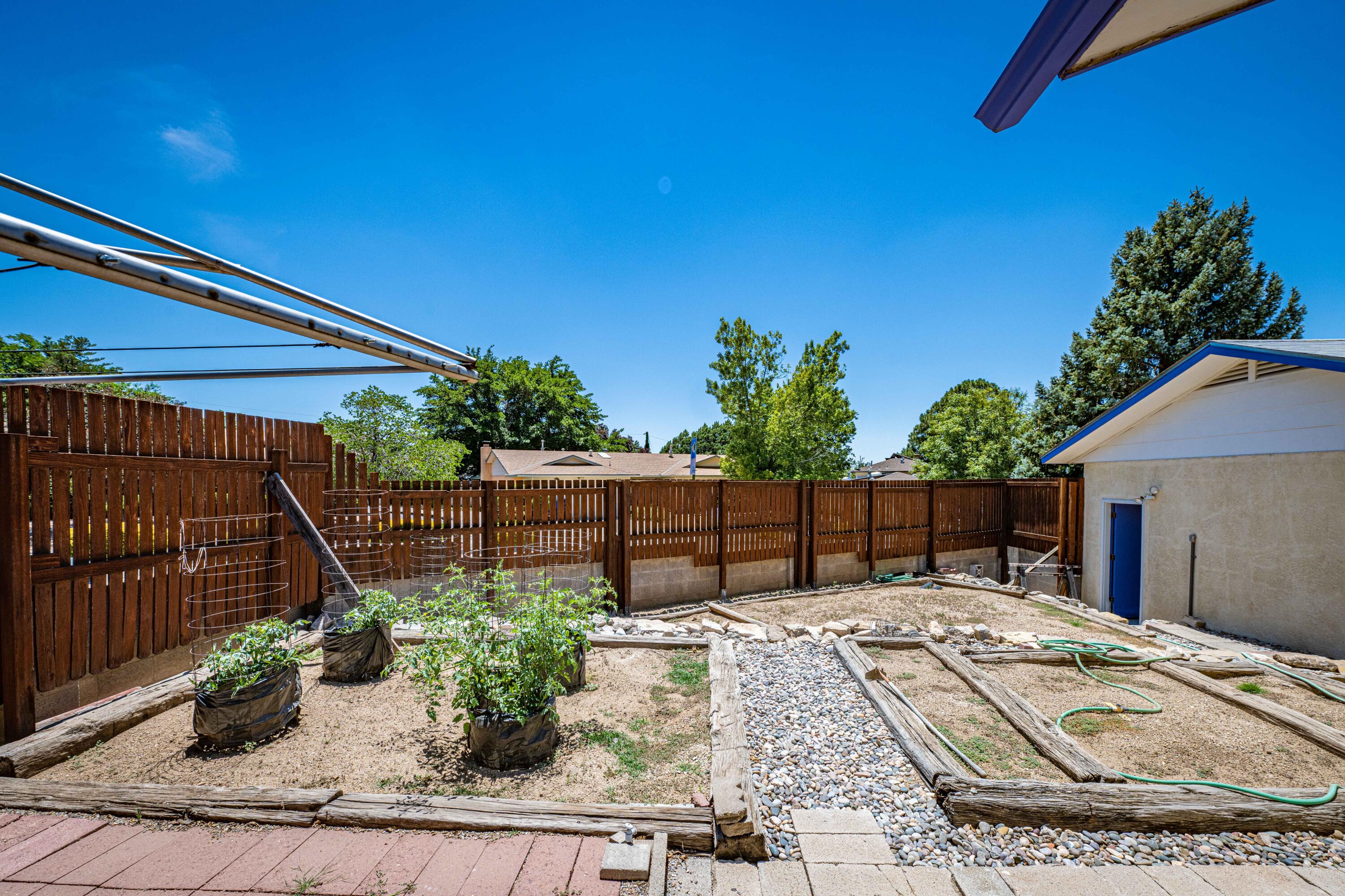 3400 BLACK HILLS Road NE
