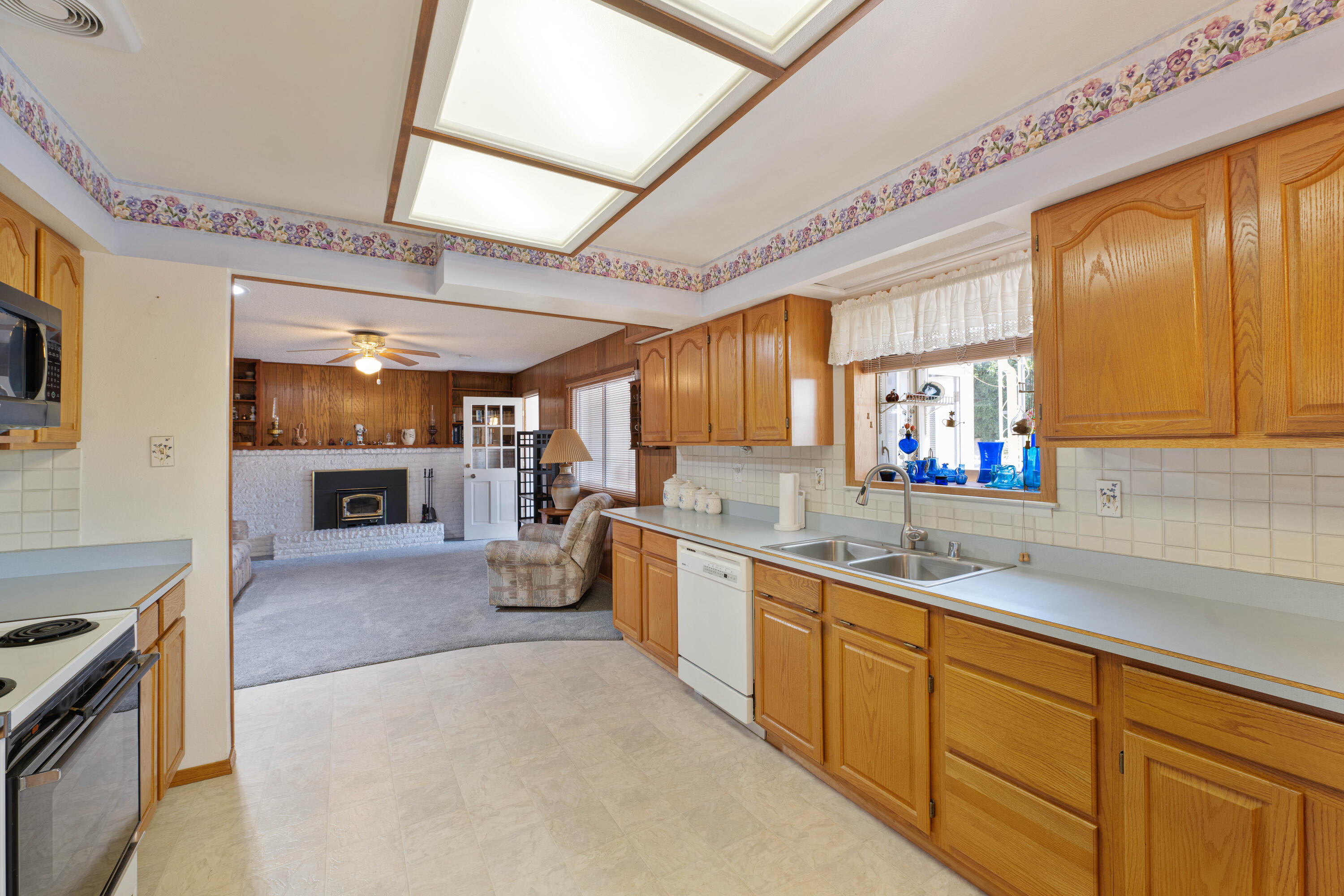 3400 BLACK HILLS Road NE