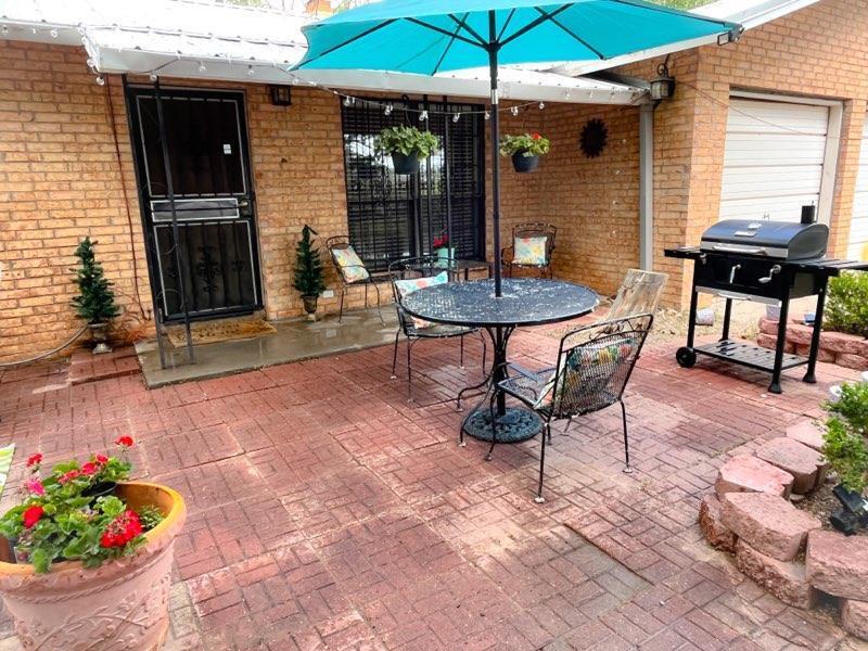6996 Corrales Road