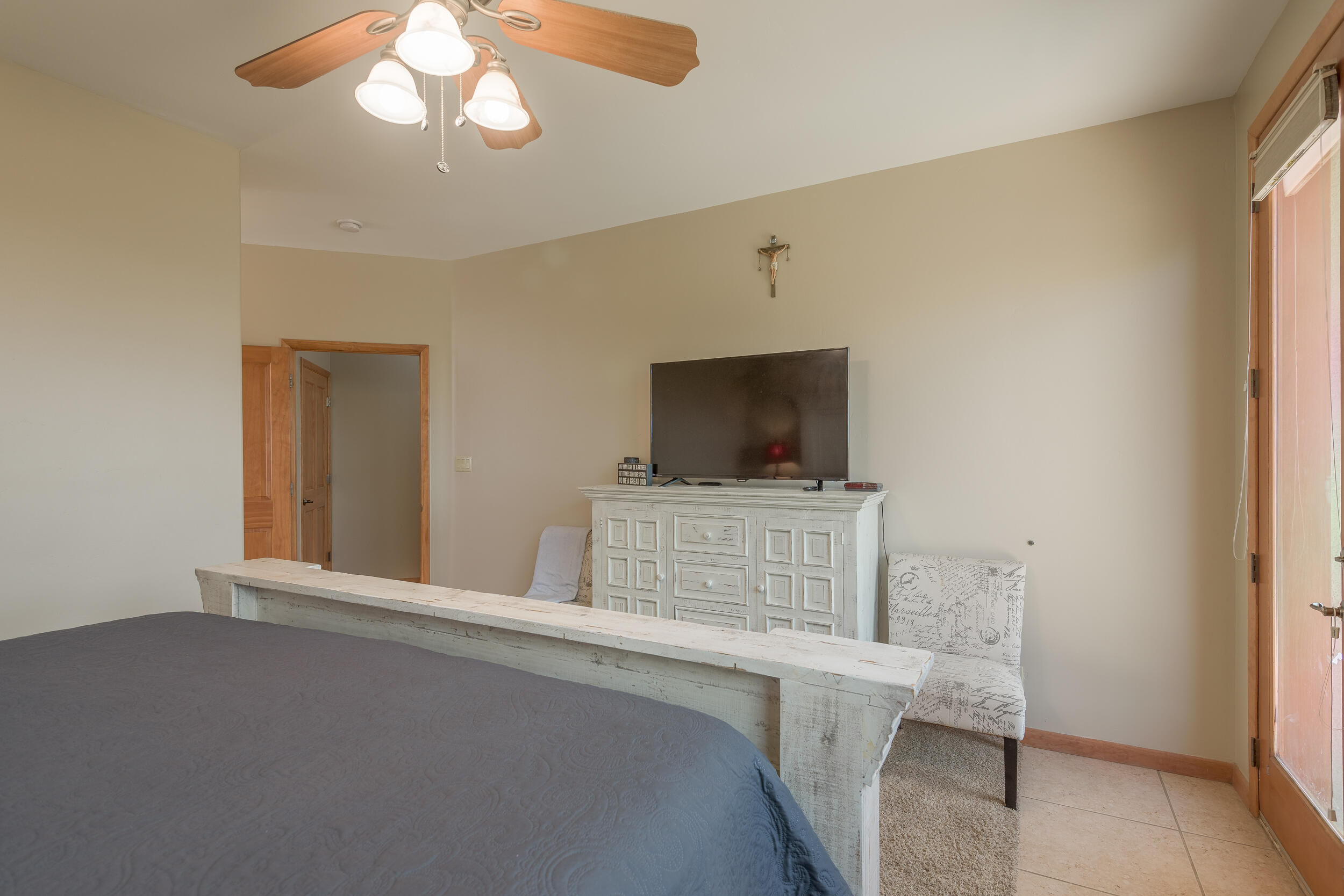 824 MONTERREY Road NE