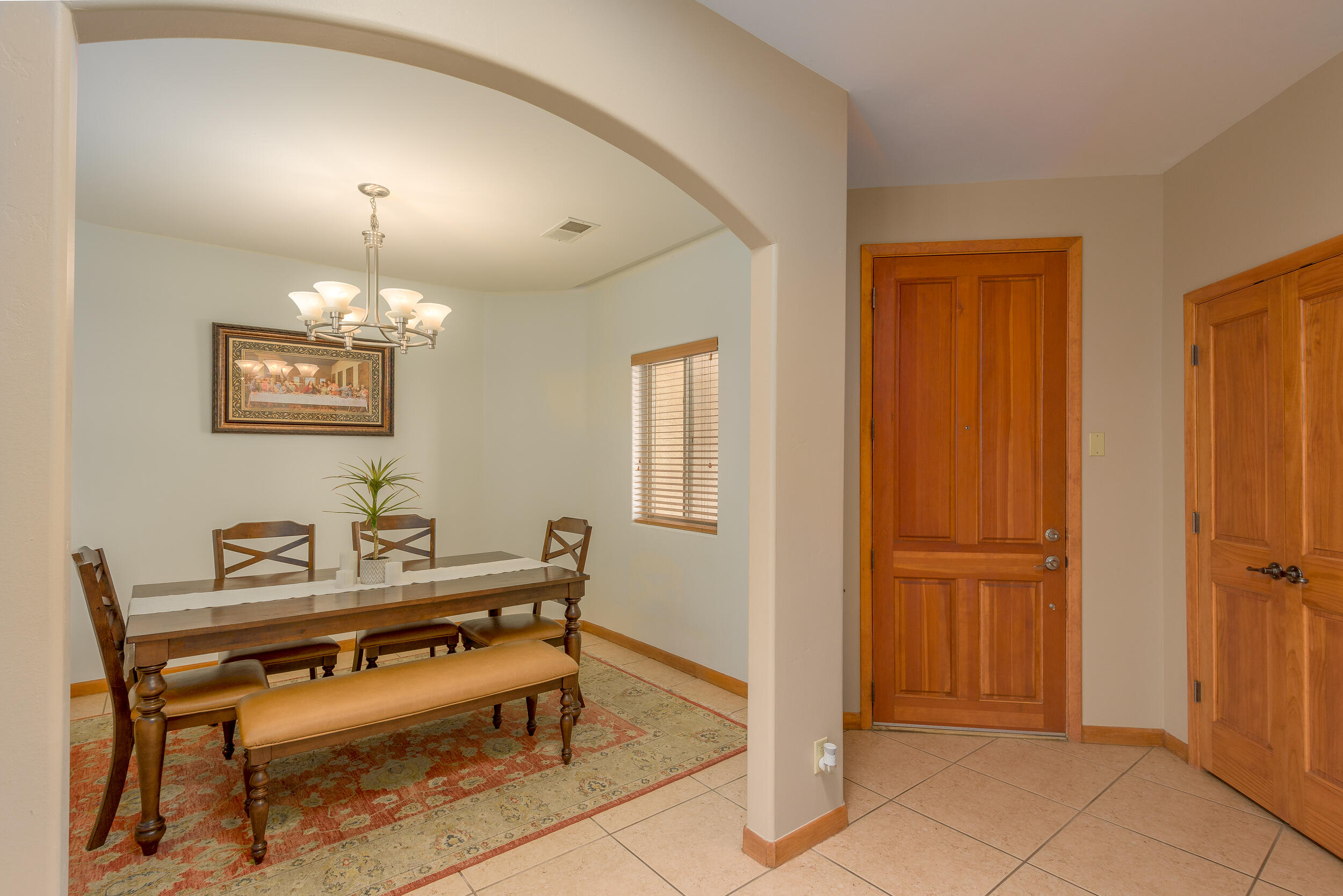 824 MONTERREY Road NE