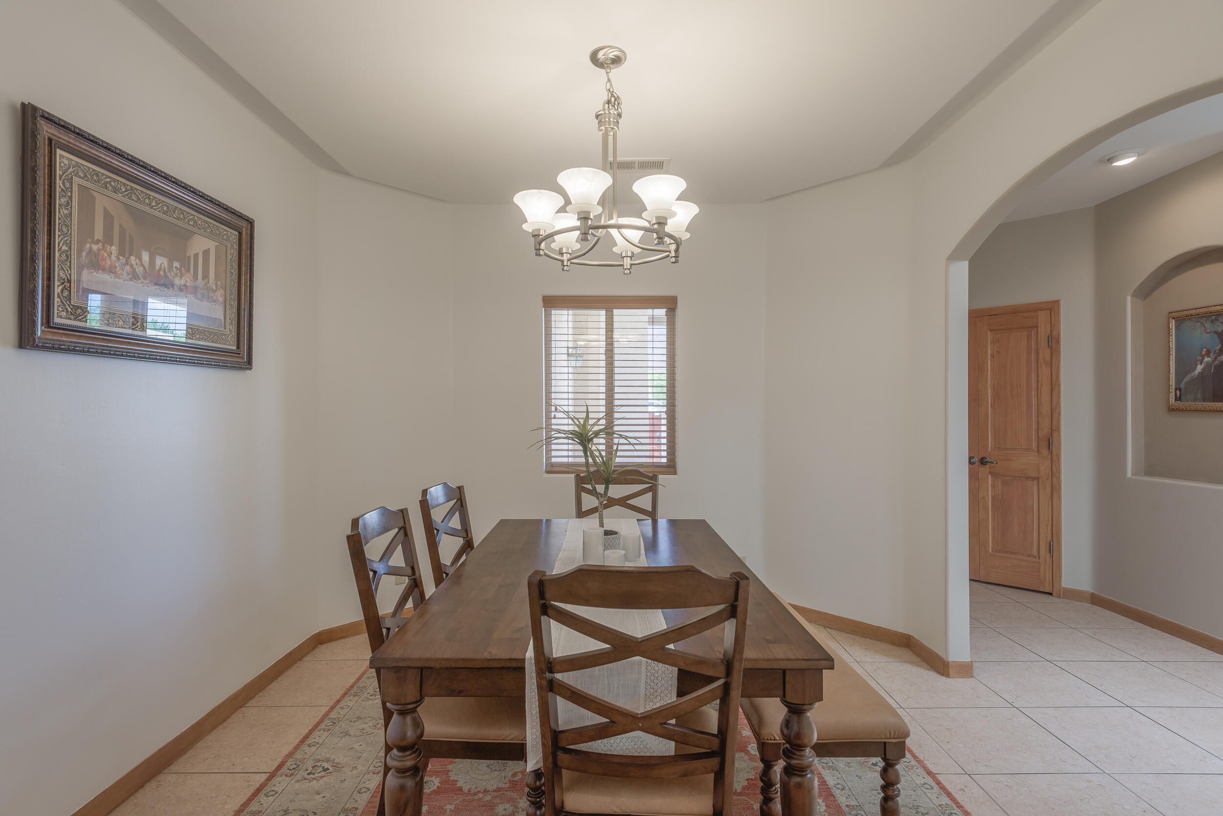 824 MONTERREY Road NE