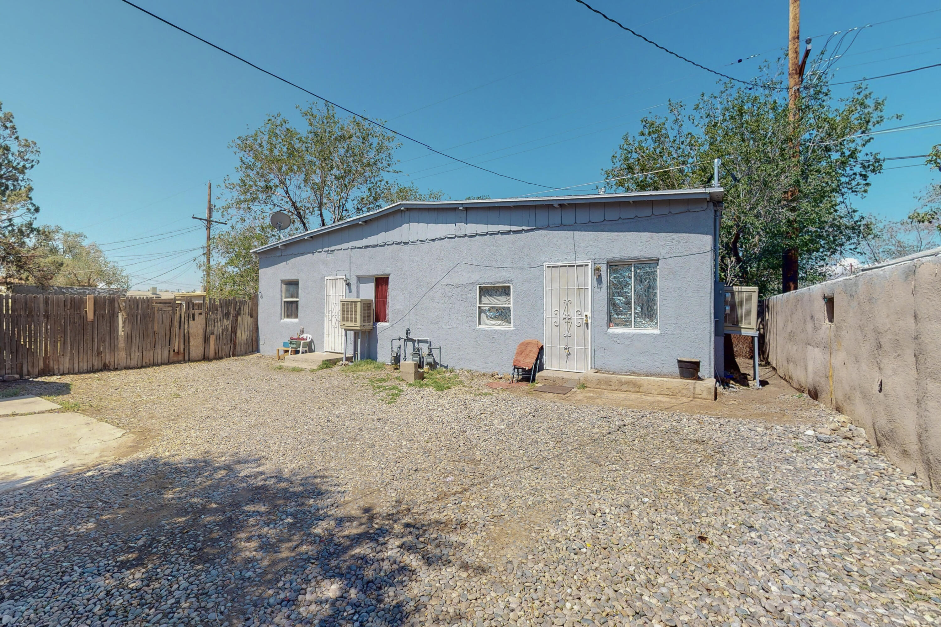 241 WISCONSIN Street NE