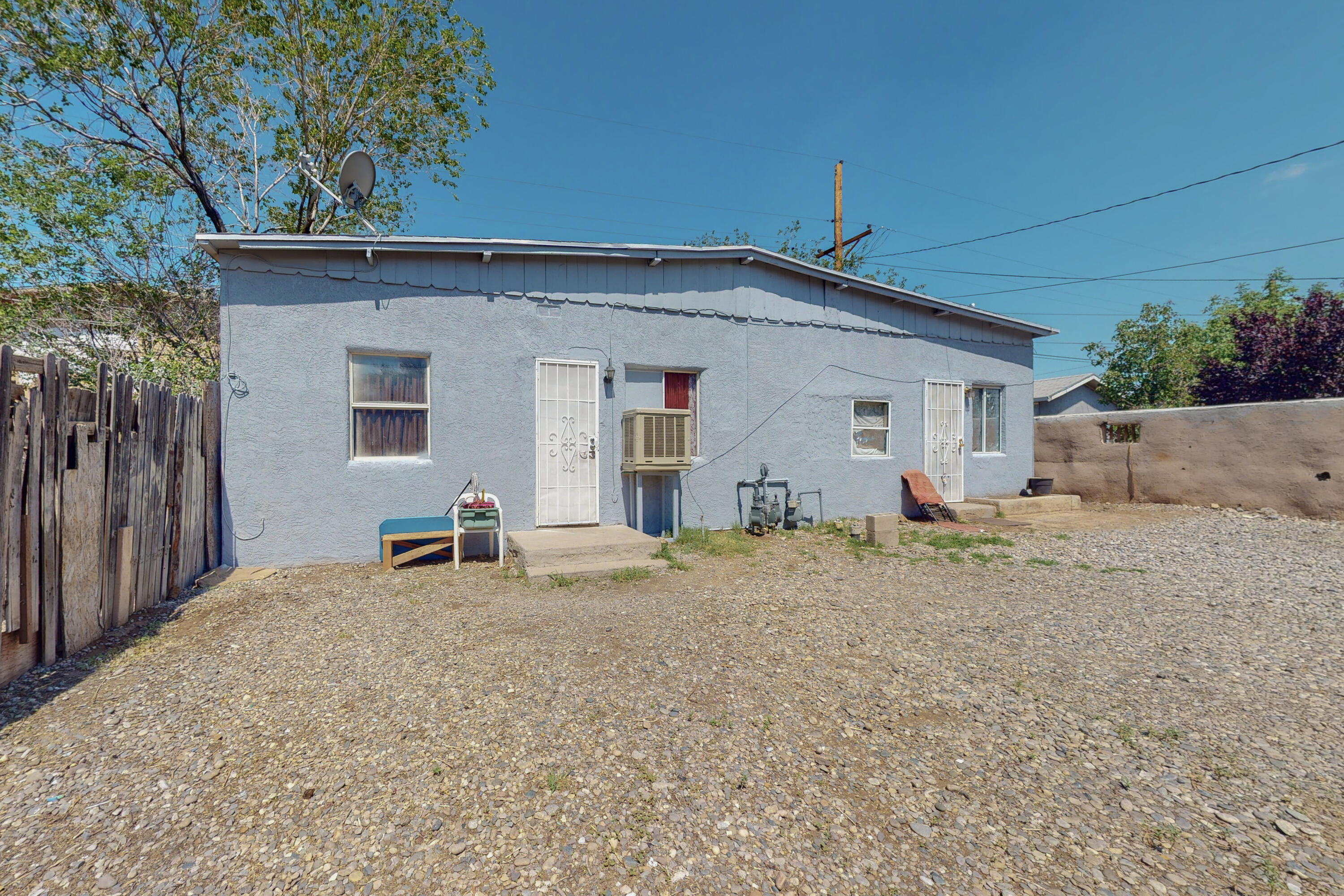241 WISCONSIN Street NE