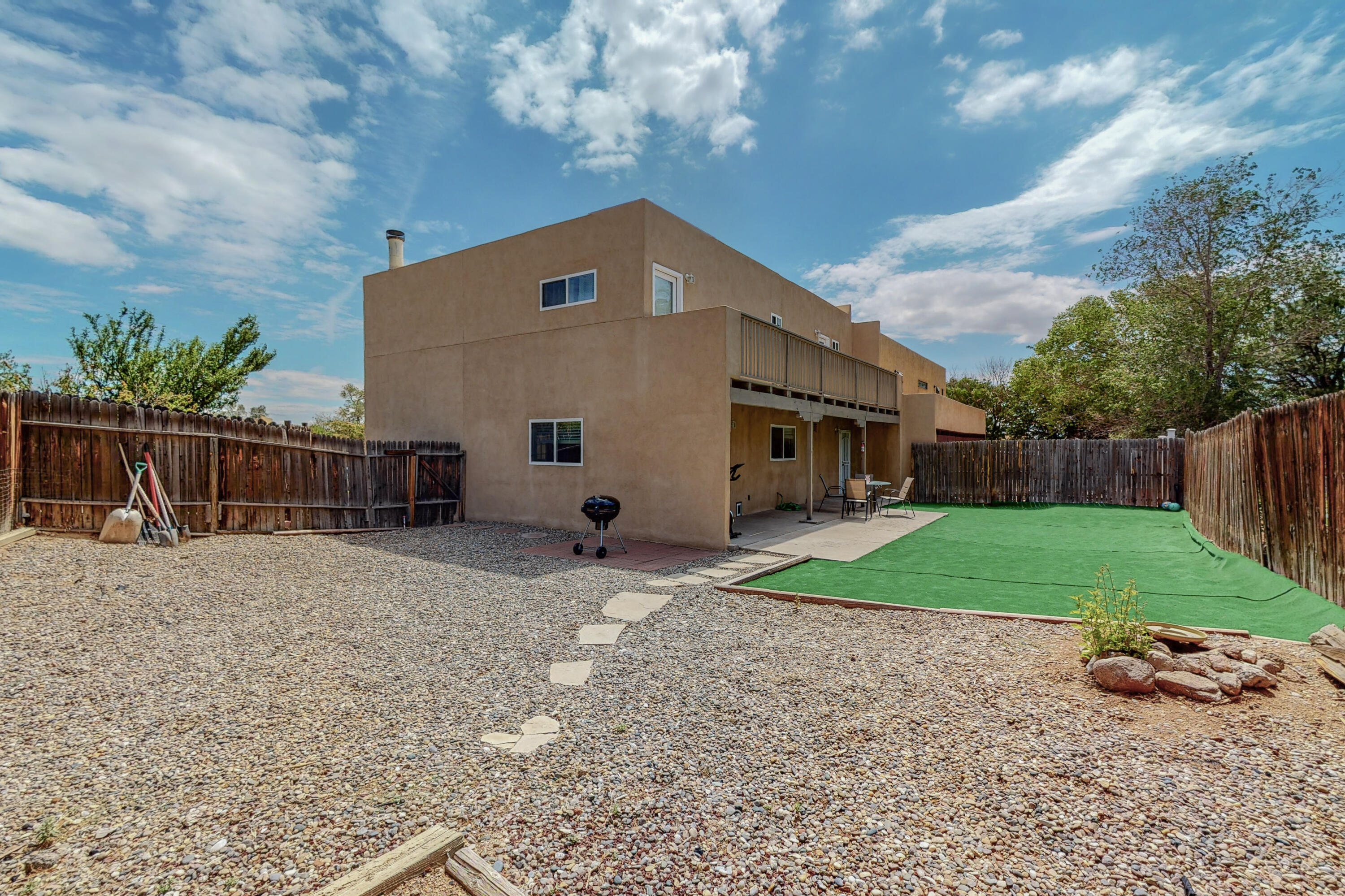 120 LINDA VIEW Court NE