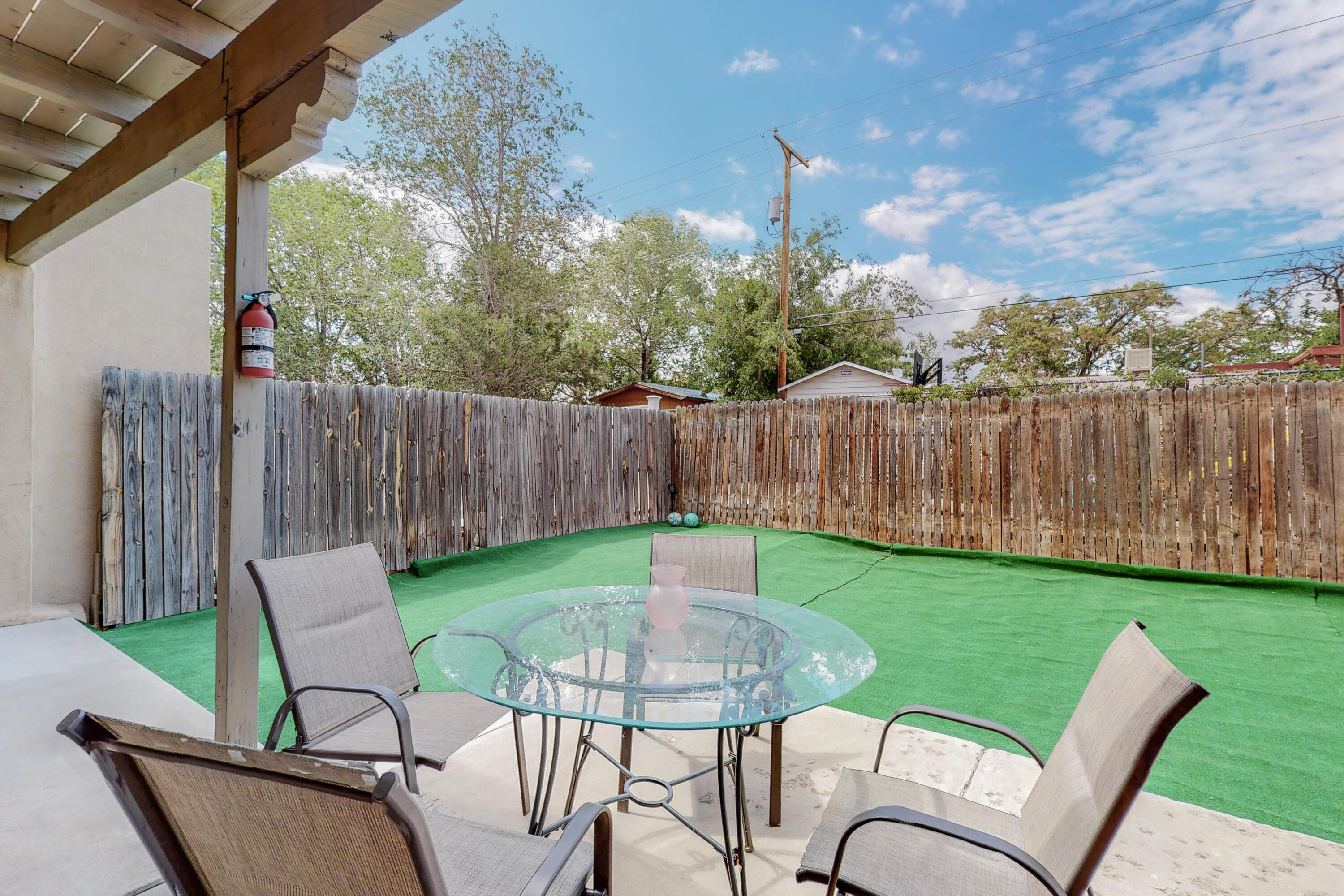 120 LINDA VIEW Court NE