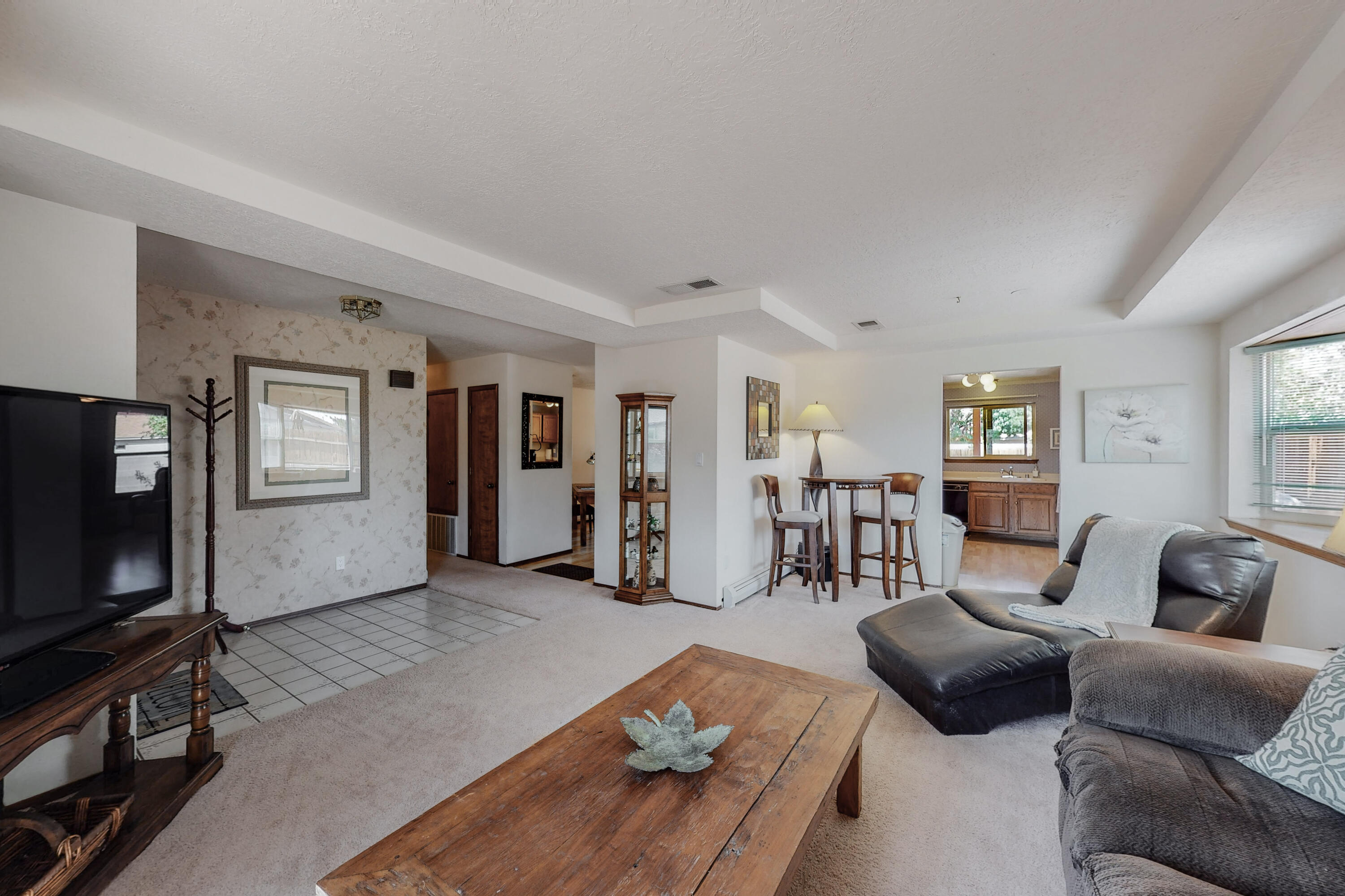 5147 Gaviota NW