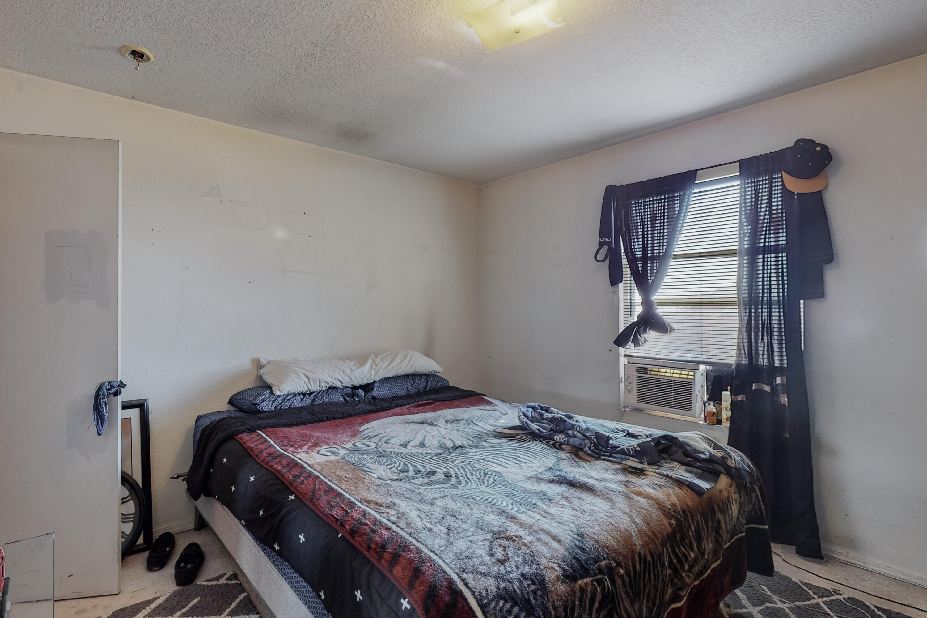400 DESERT TREE Drive SW