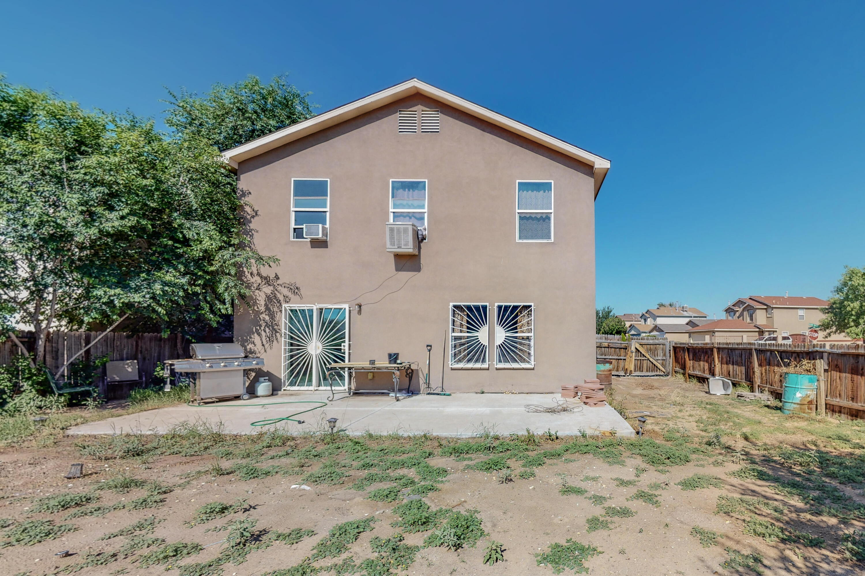 400 DESERT TREE Drive SW