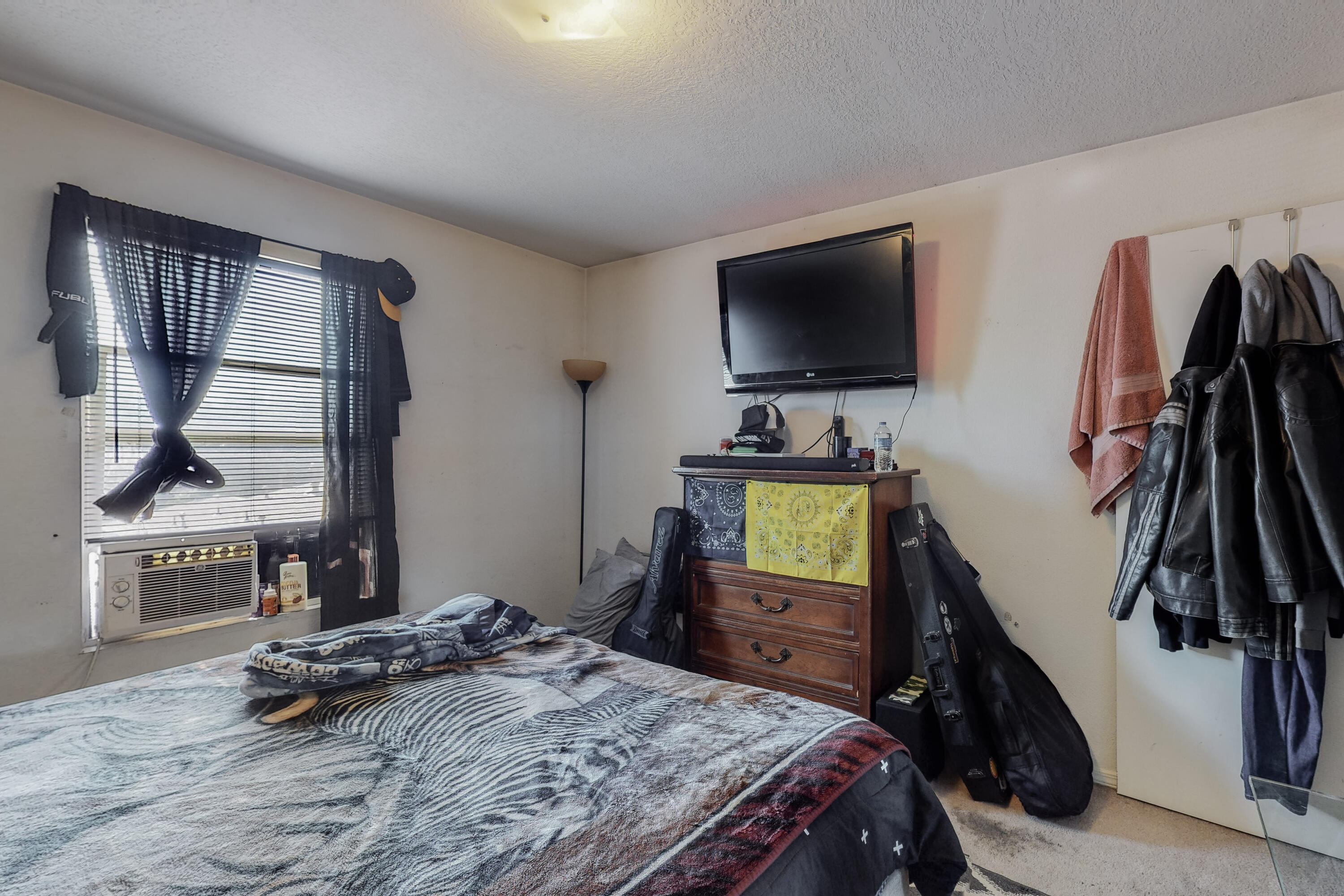 400 DESERT TREE Drive SW