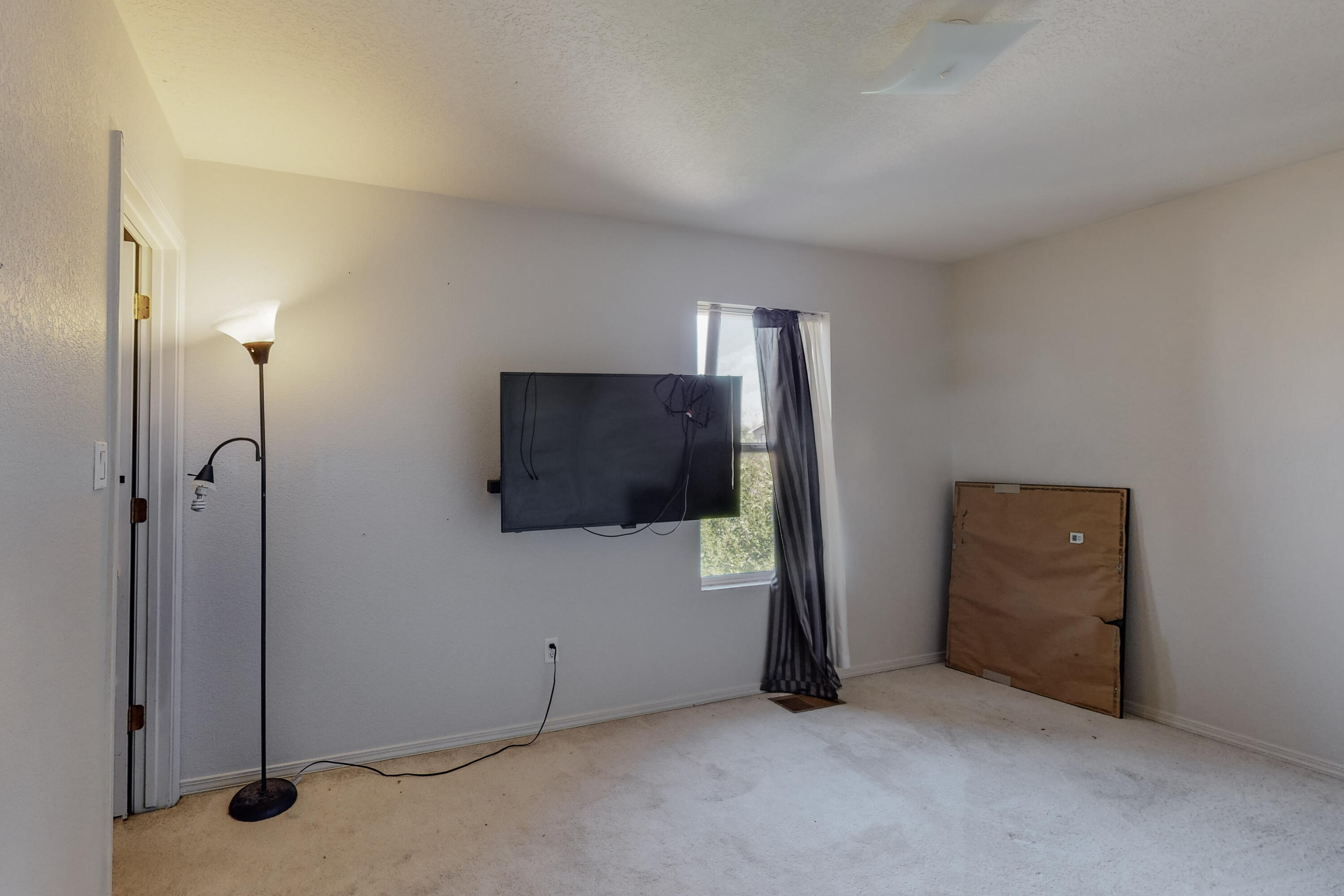 400 DESERT TREE Drive SW