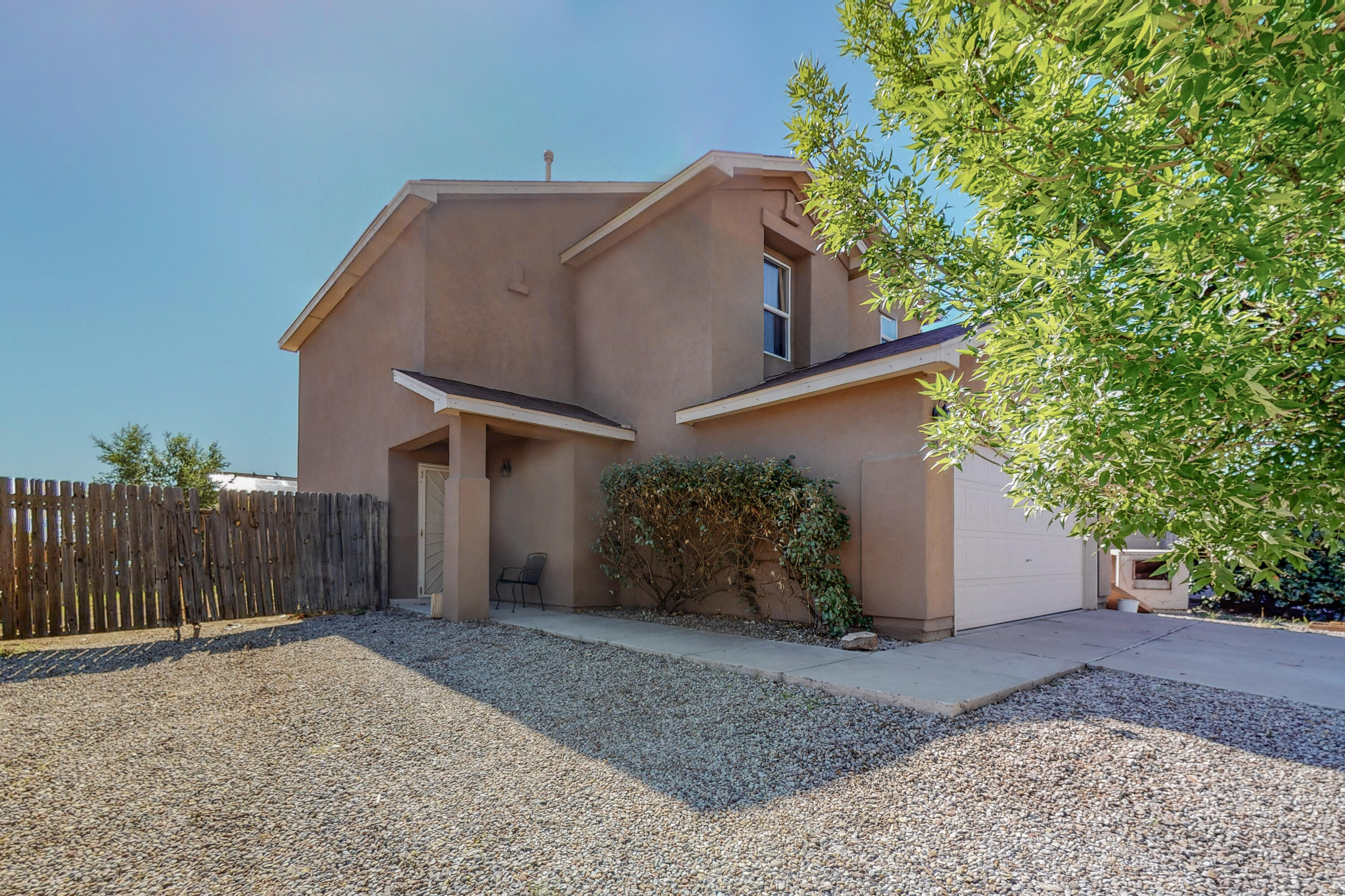 400 DESERT TREE Drive SW