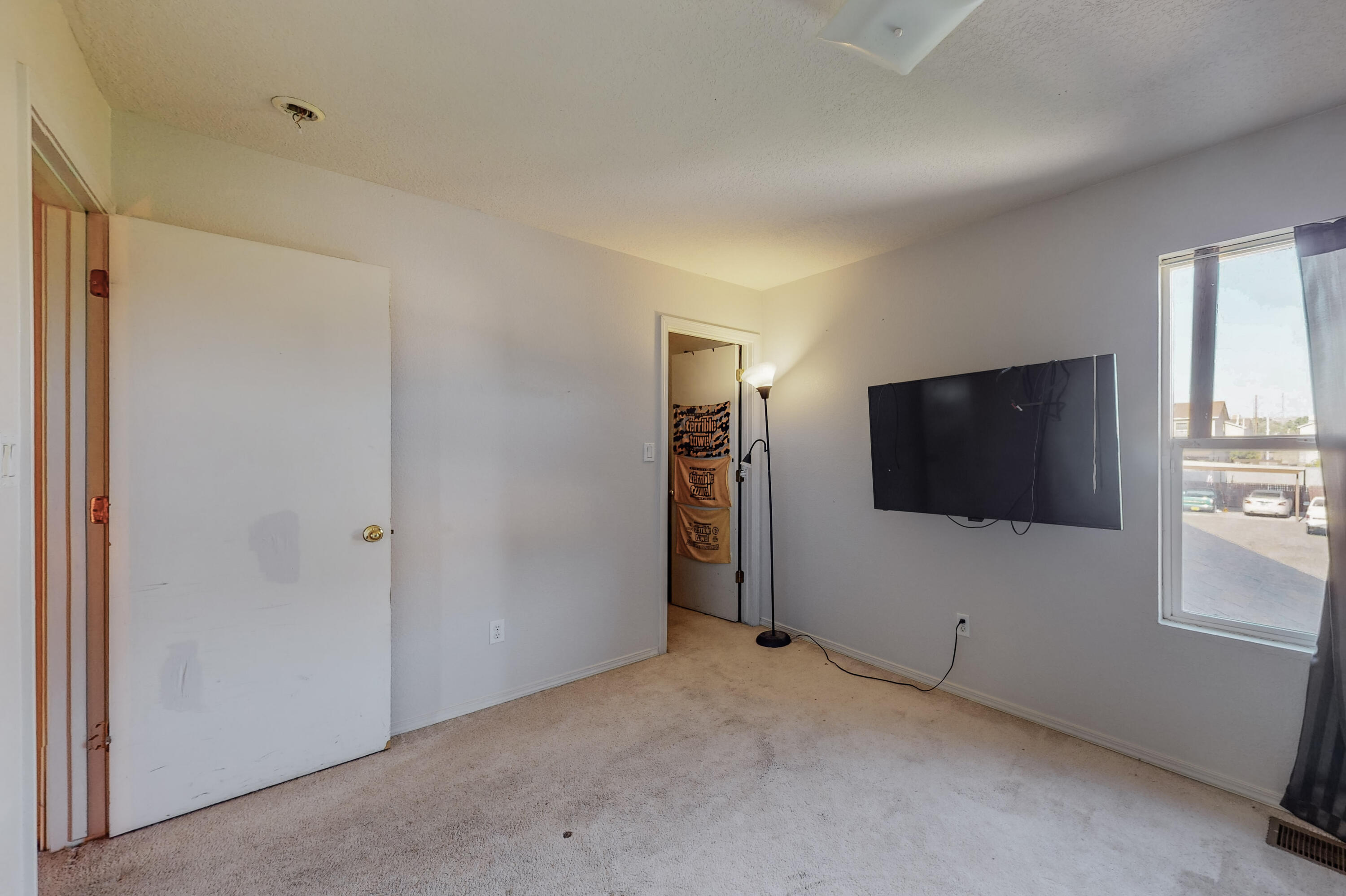 400 DESERT TREE Drive SW