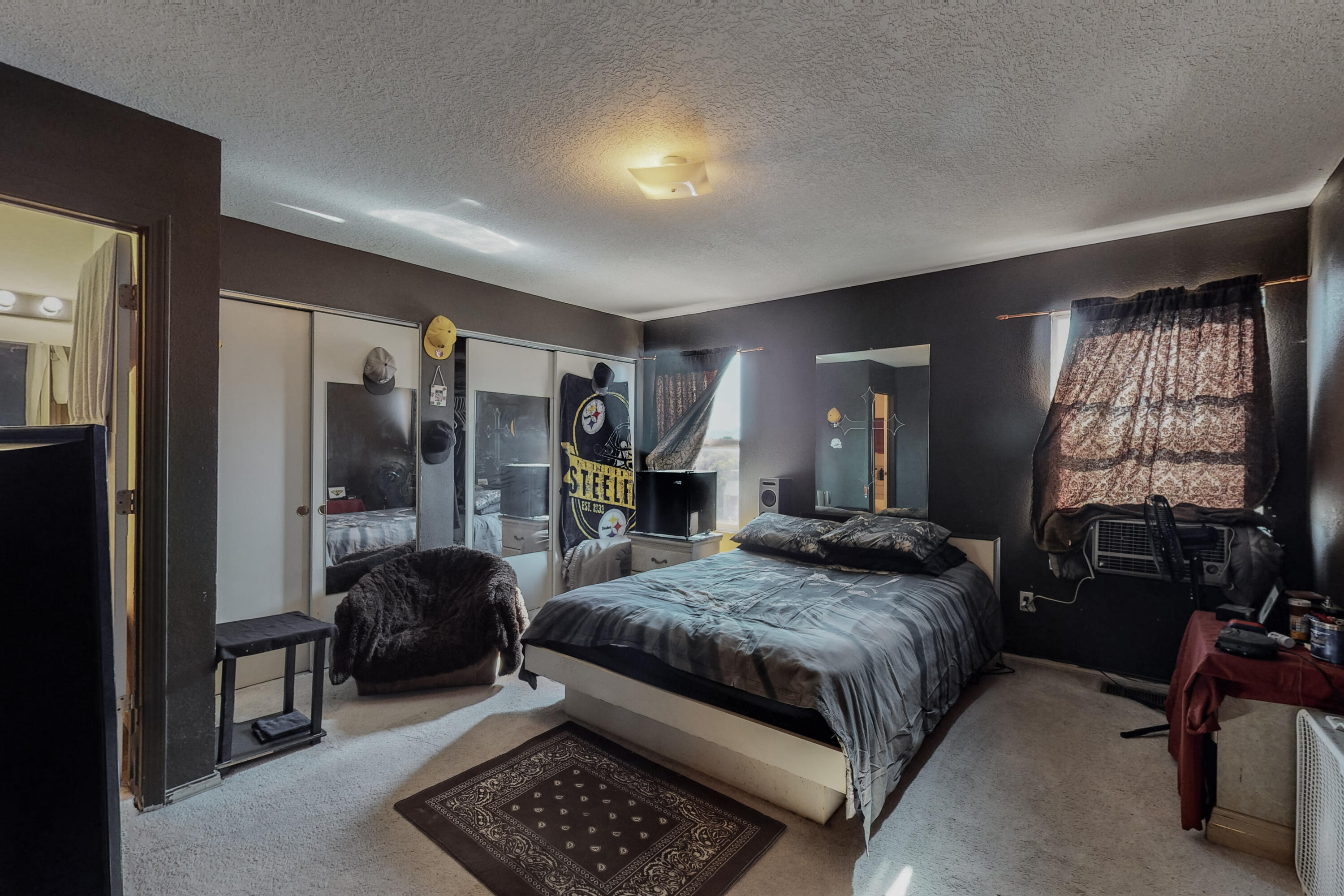 400 DESERT TREE Drive SW