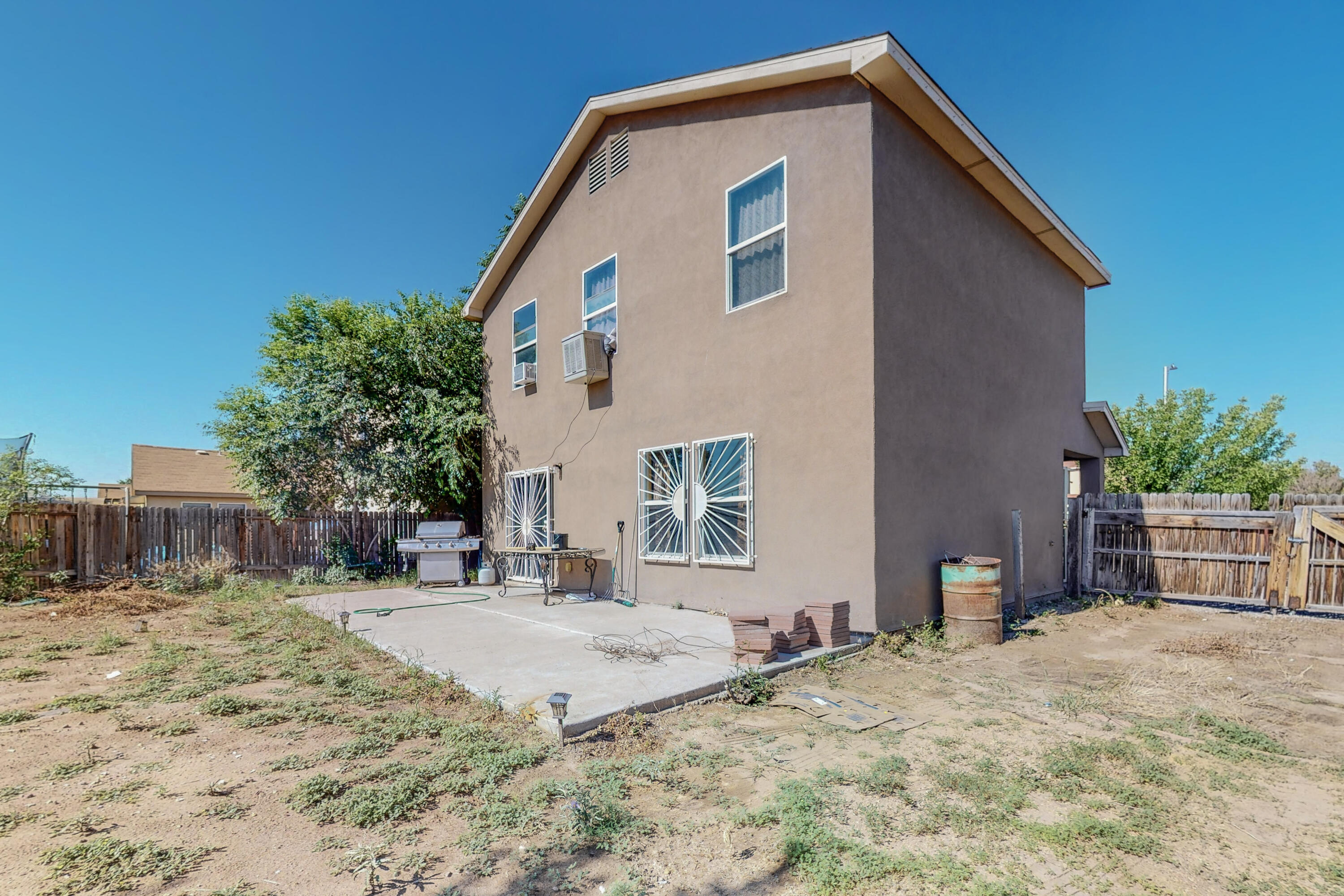 400 DESERT TREE Drive SW