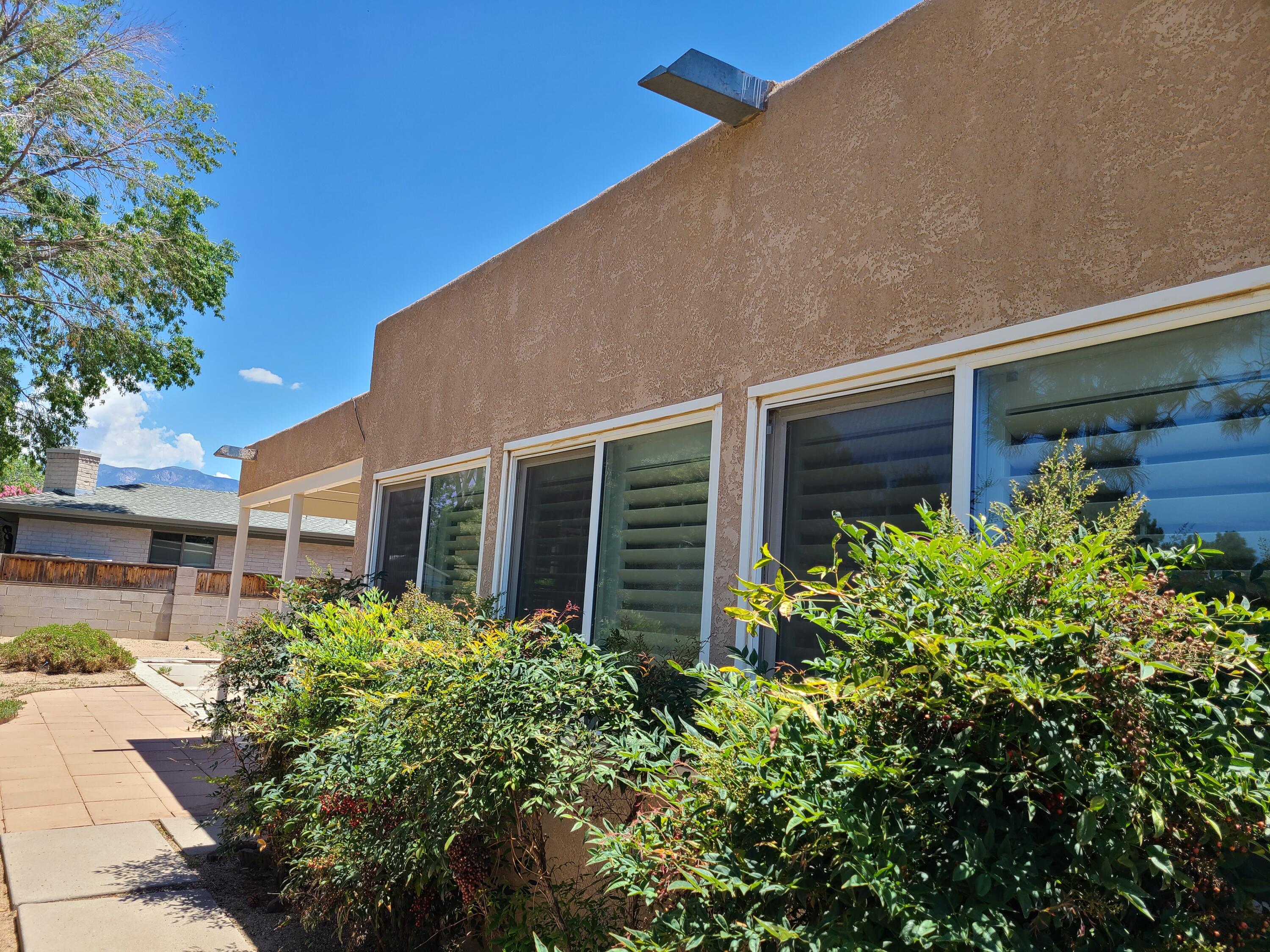 7501 Arroyo Del Oso Avenue NE