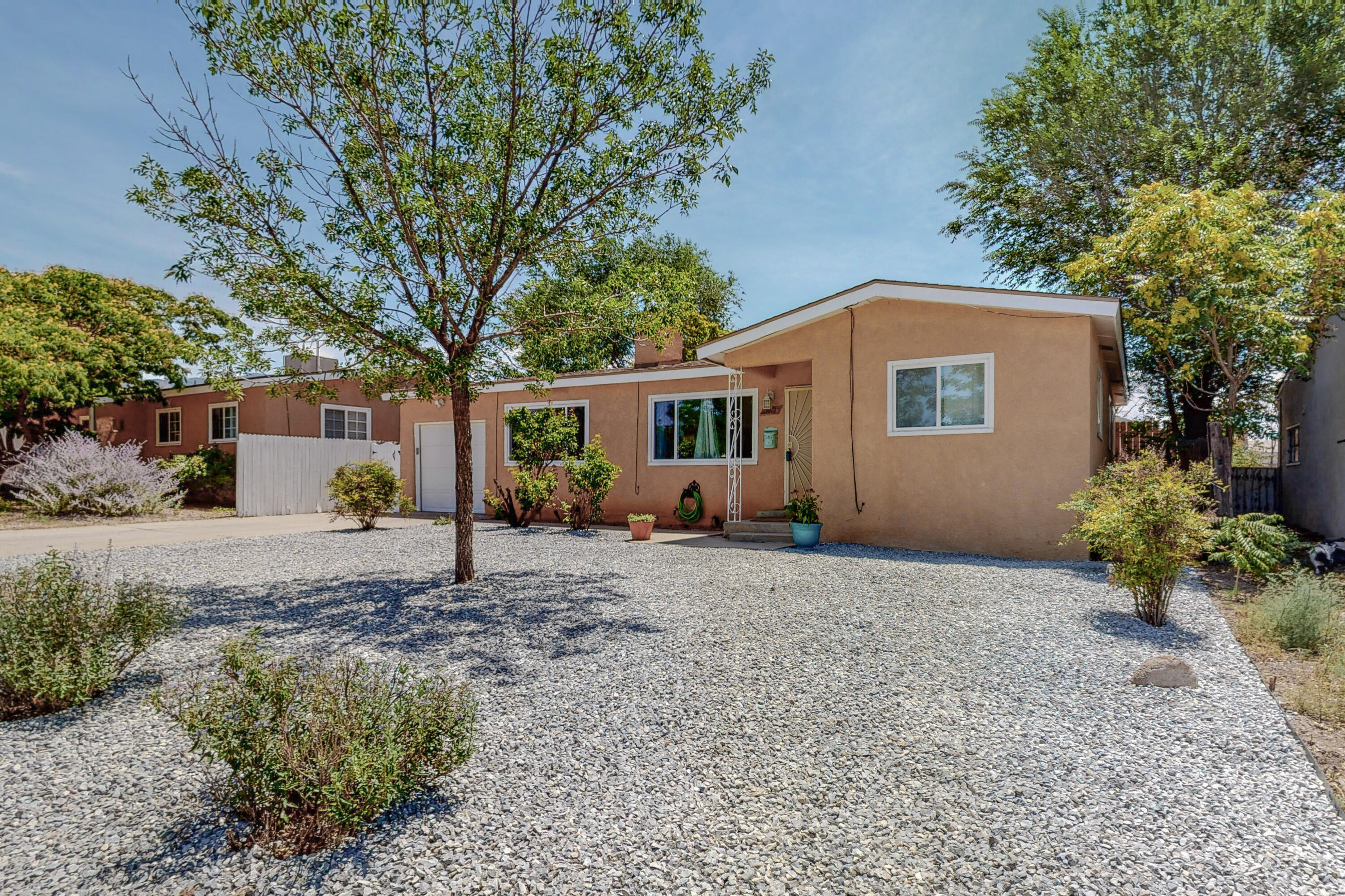 1012 CLANCY Drive NE