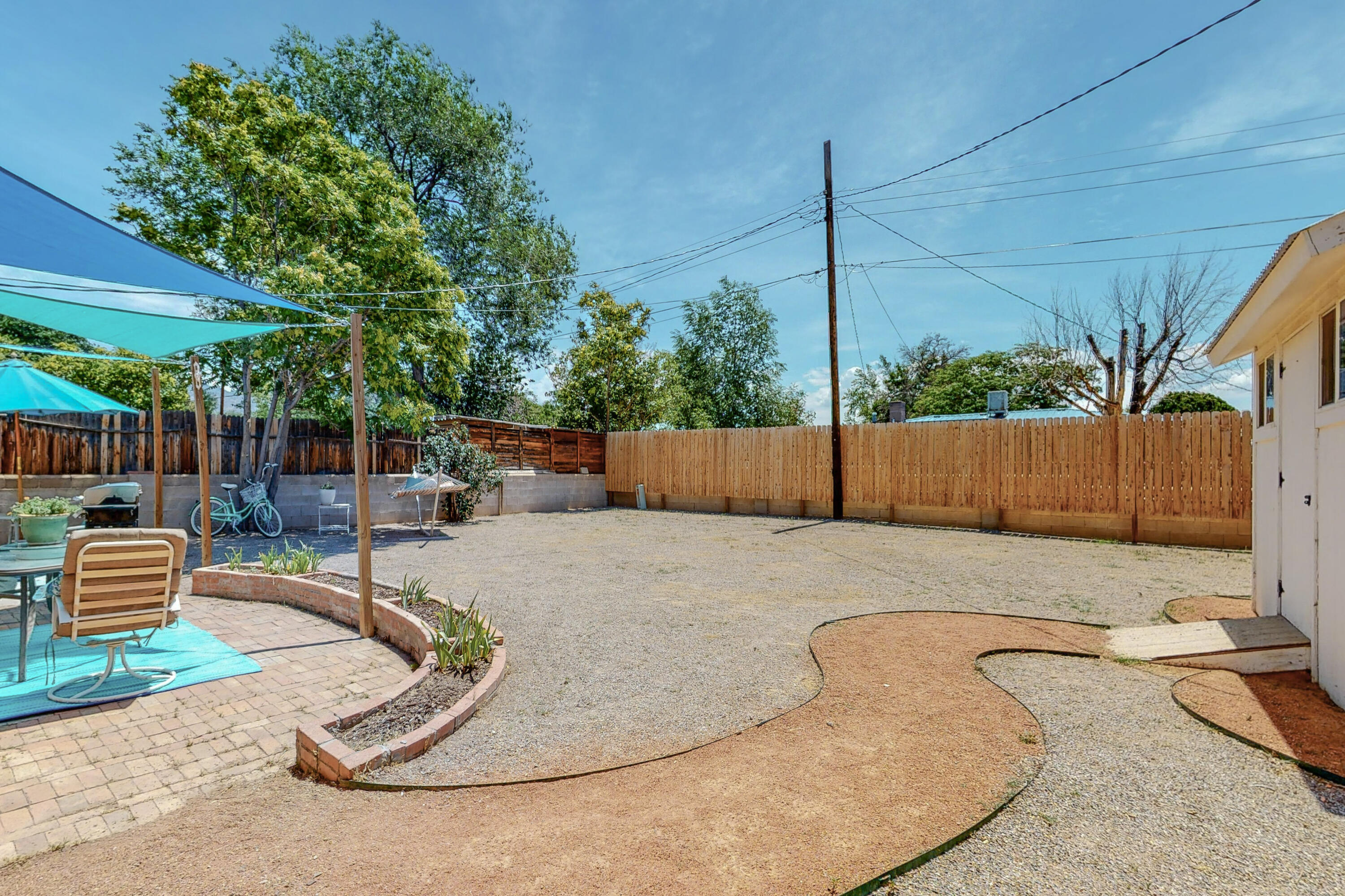 1012 CLANCY Drive NE