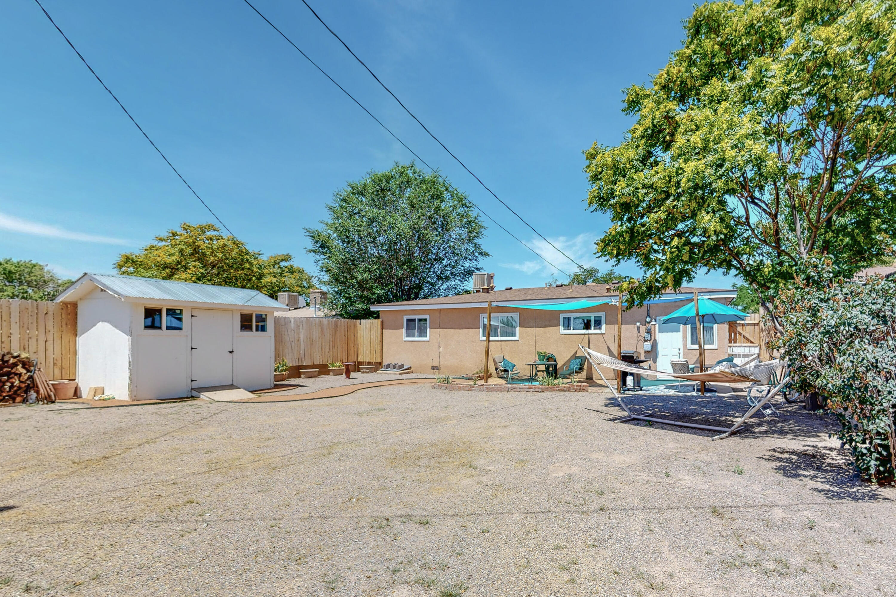 1012 CLANCY Drive NE