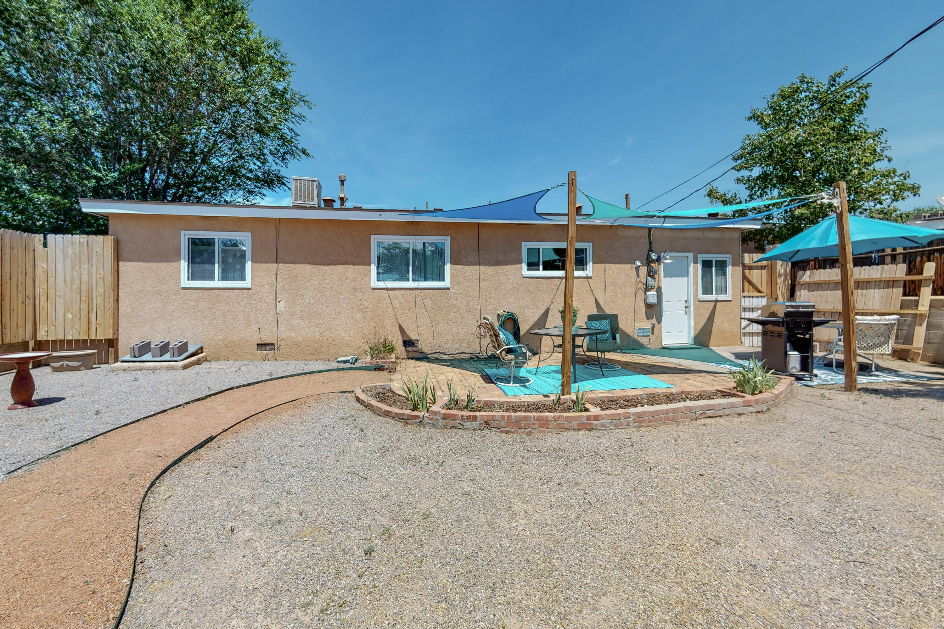 1012 CLANCY Drive NE