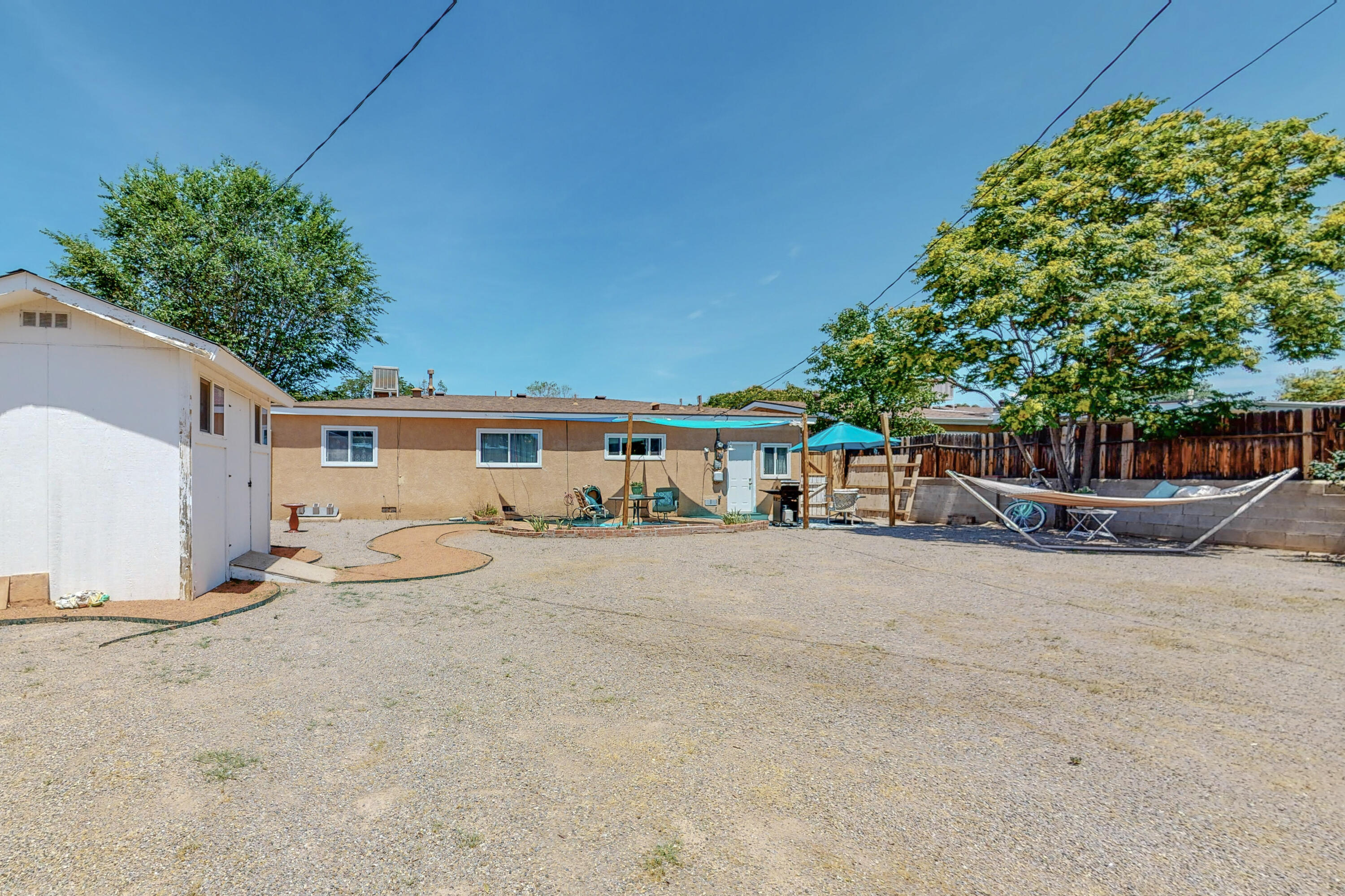 1012 CLANCY Drive NE