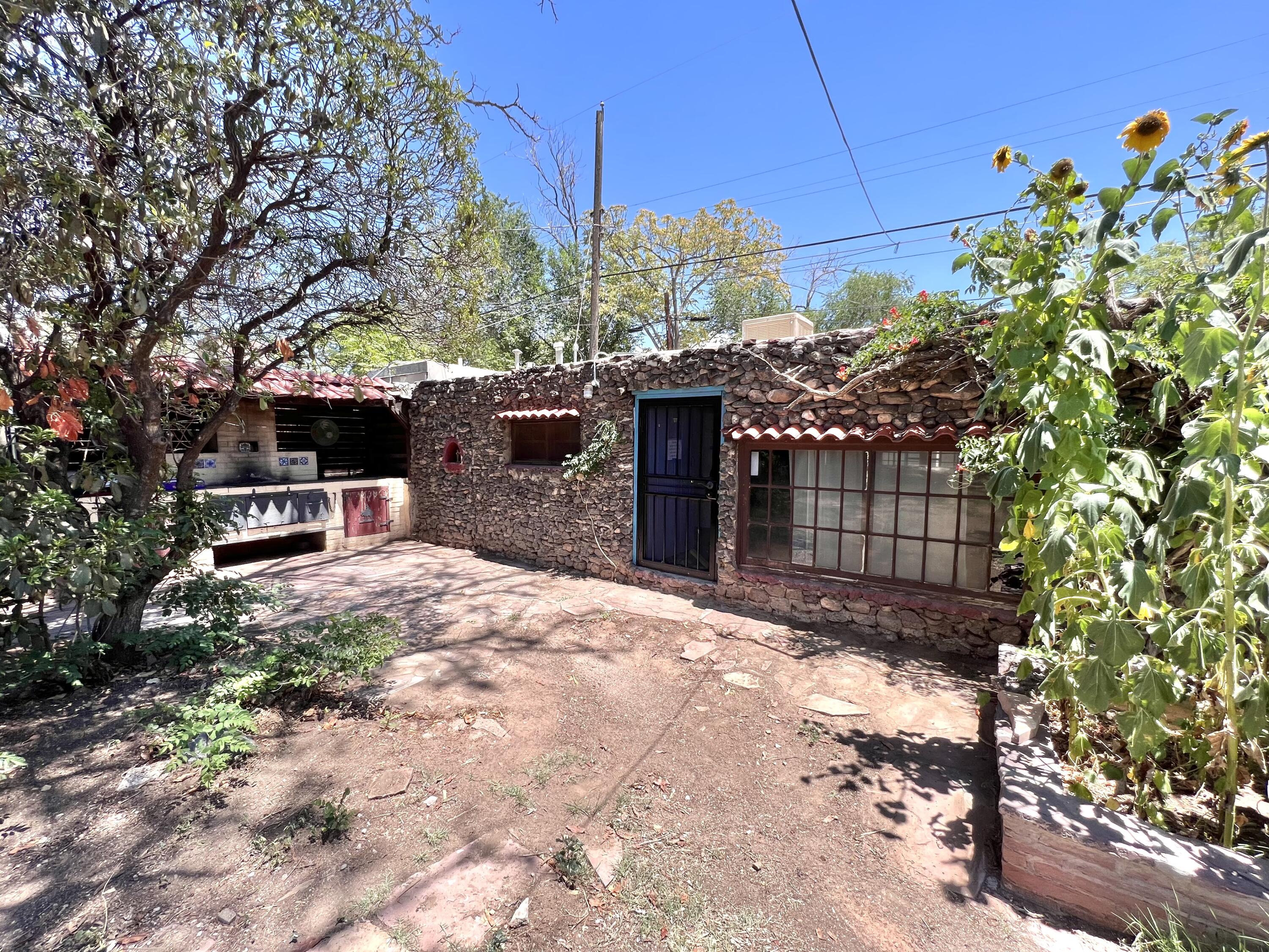 412 STANFORD Drive SE