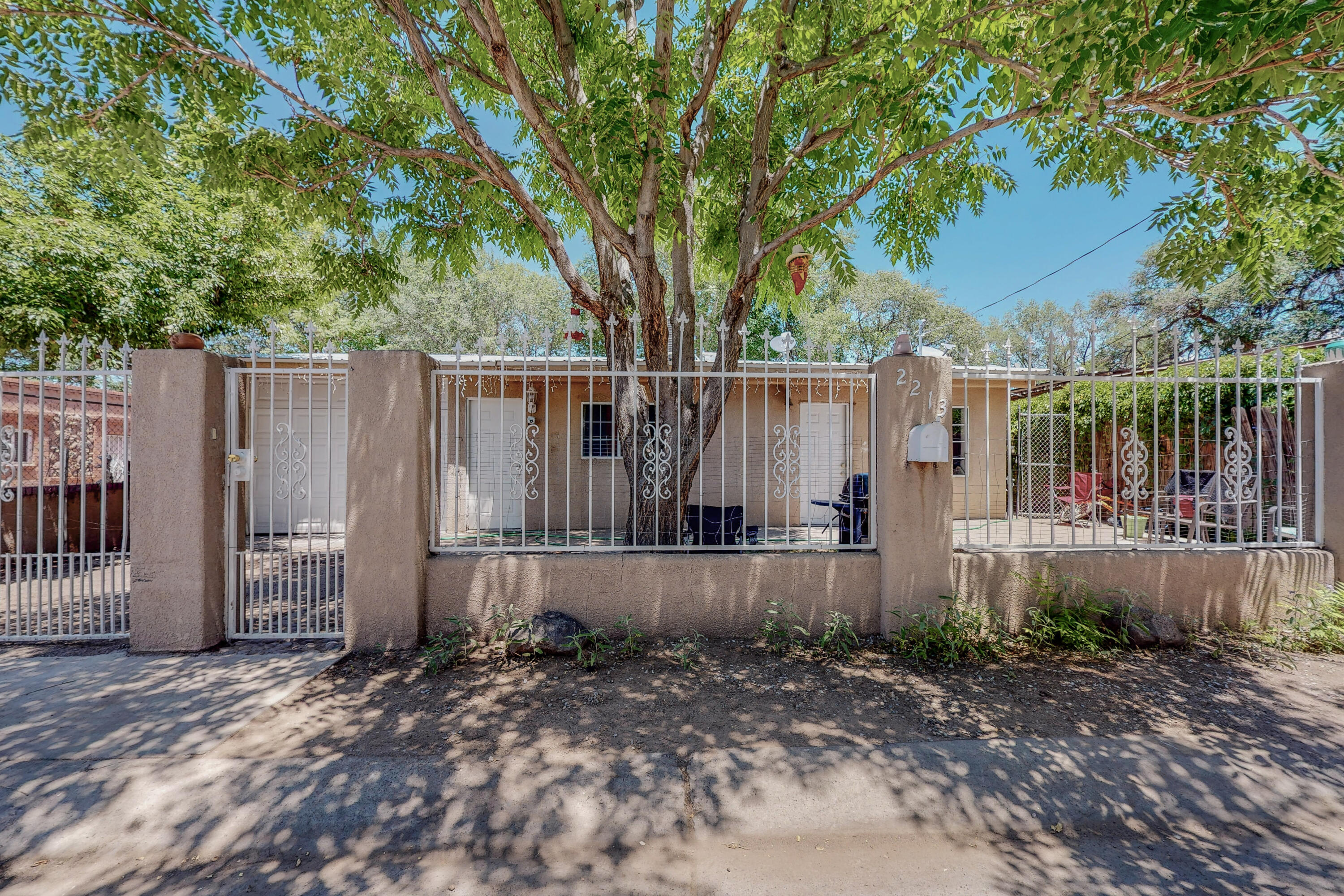 2213 HOOPER SW