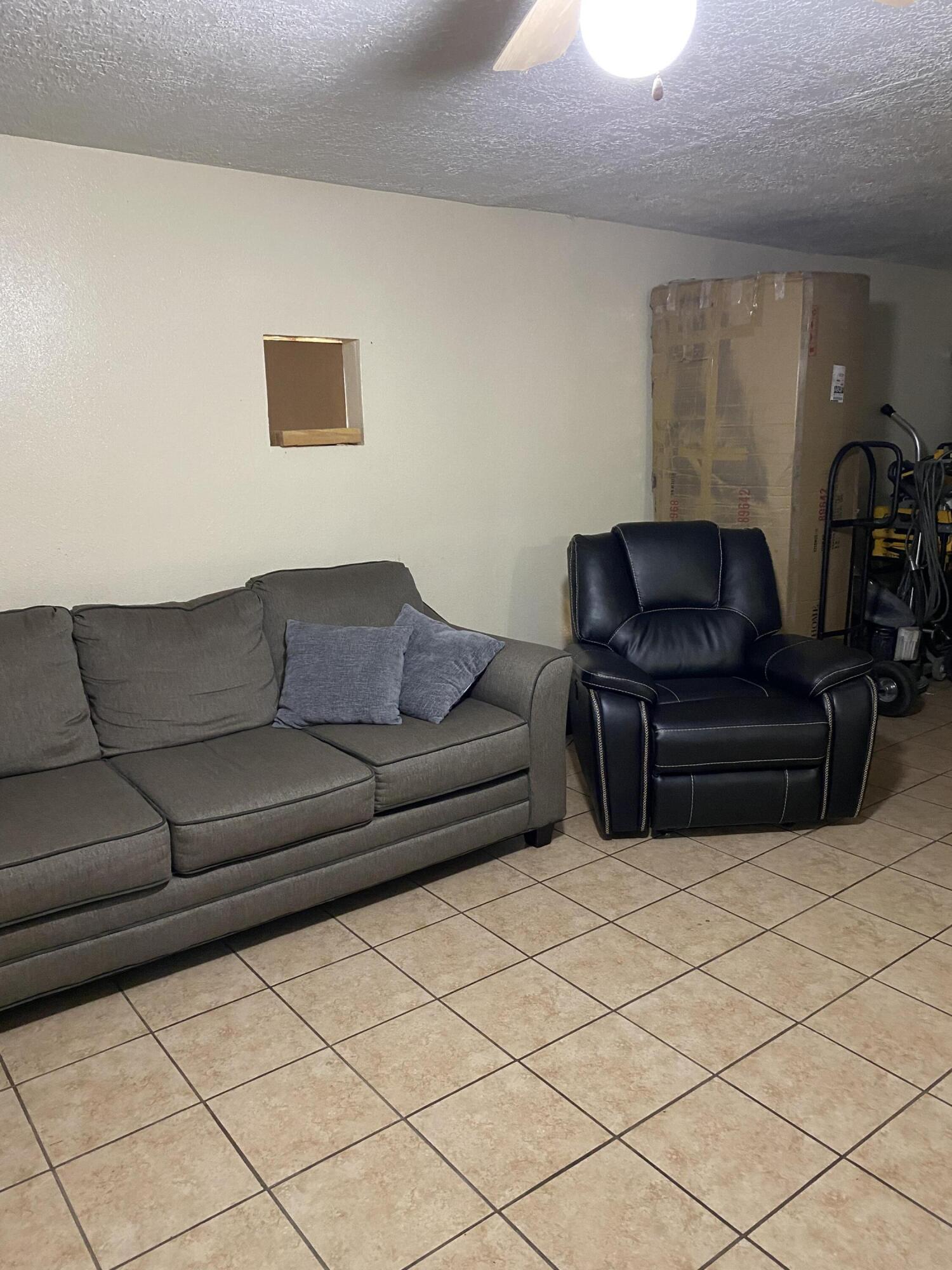 1400 BLAKE Road SW