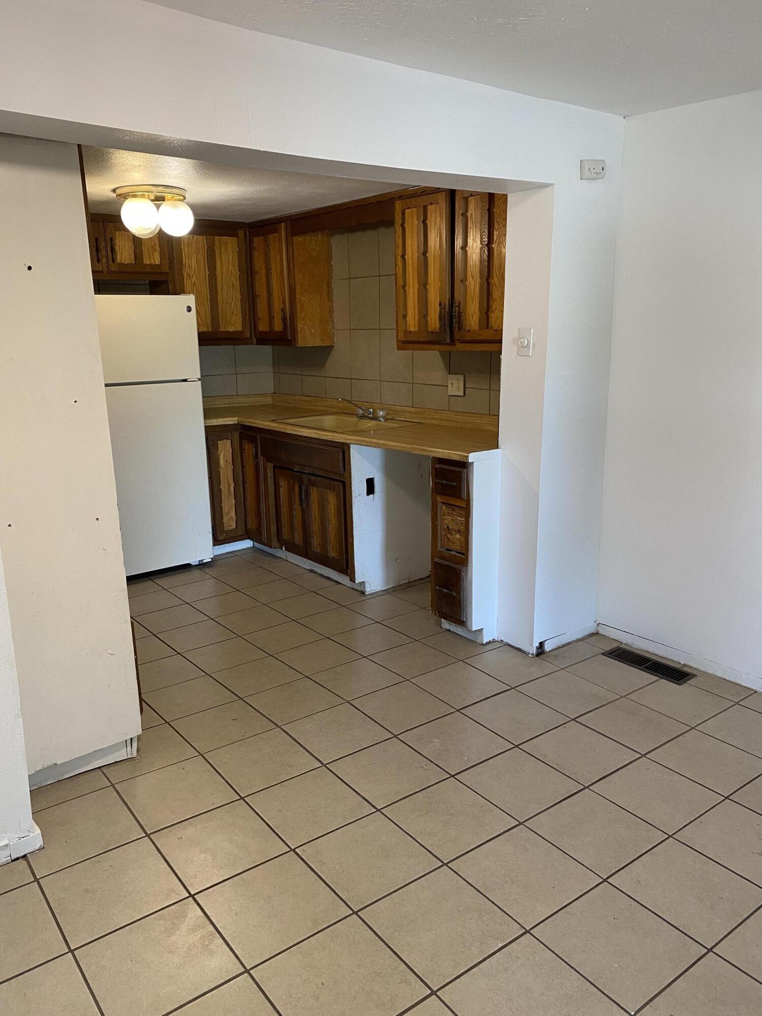 1400 BLAKE Road SW