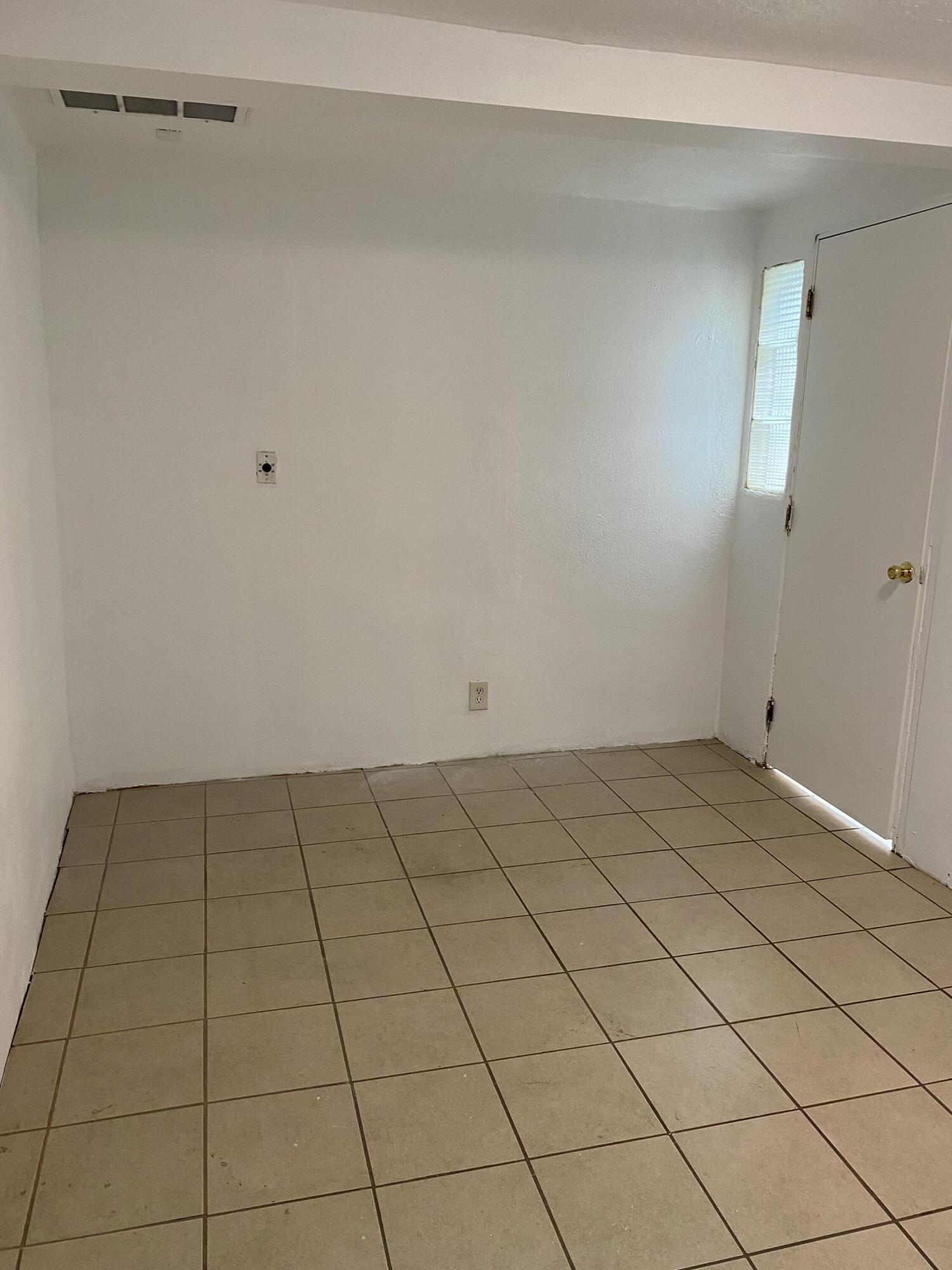 1400 BLAKE Road SW
