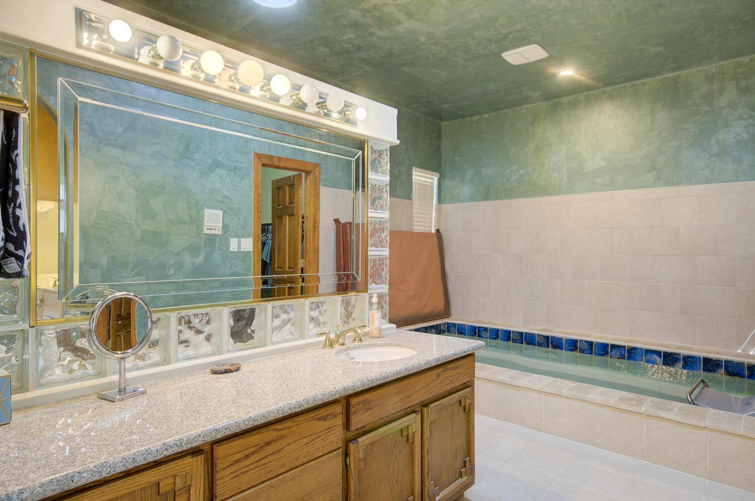 3250 RIO BRAVO Boulevard SW