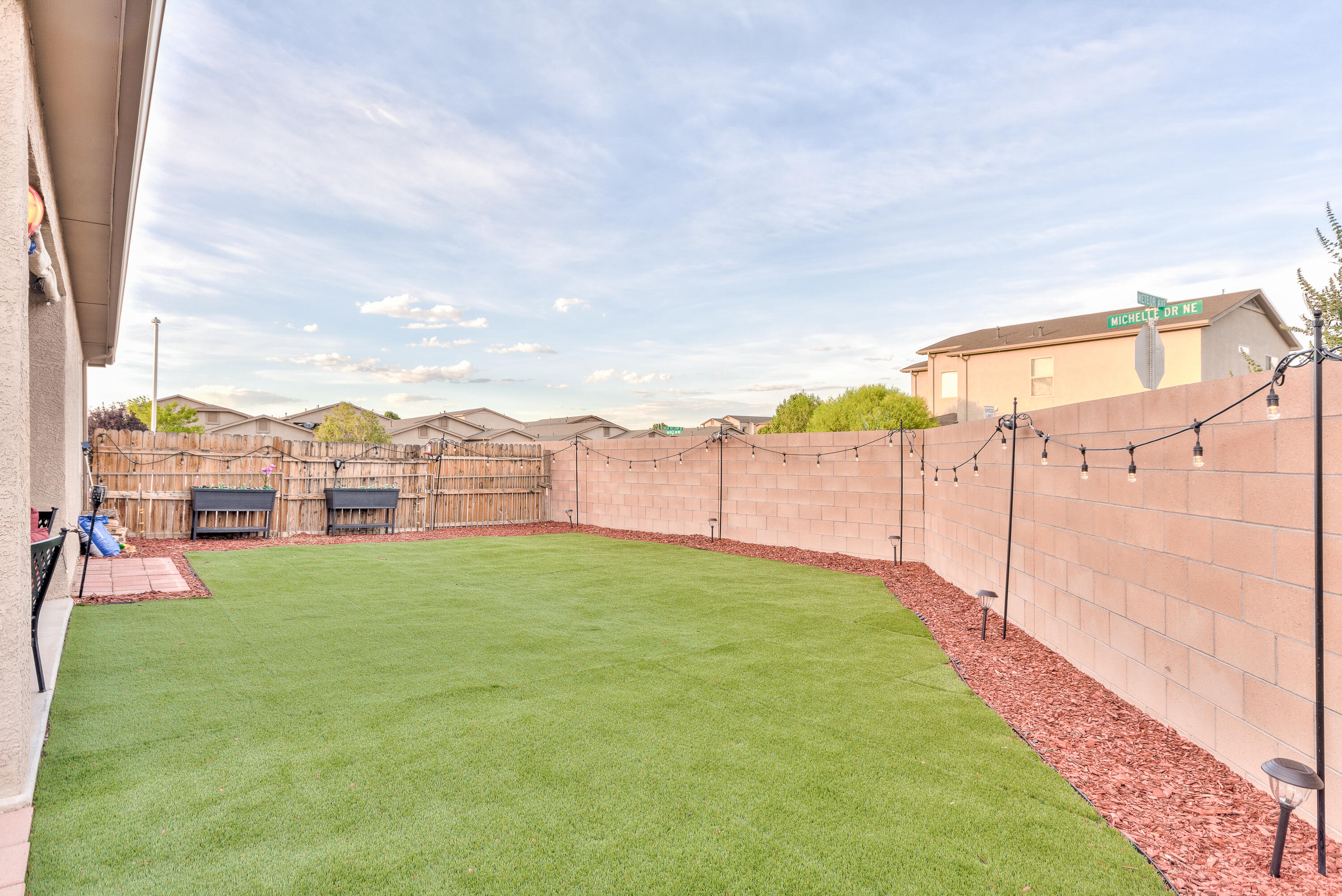 1403 Blue Sky Loop NE